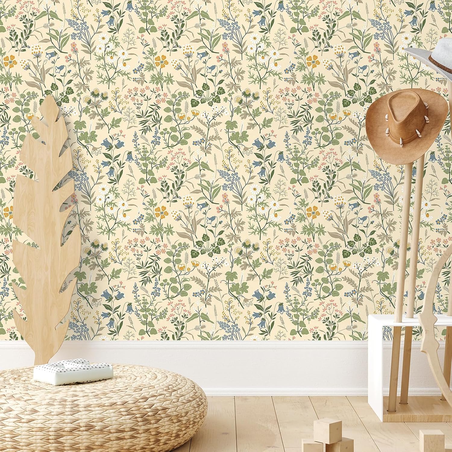VEELIKE Cream Wildflowers Peel and Stick Wallpaper Vintage Floral Wallpaper for Bedroom Bathroom Farmhouse 17.7''x354'' Prepasted Flower Wall Paper Self Adhesive Floral Contact Paper for Cabinets Wall