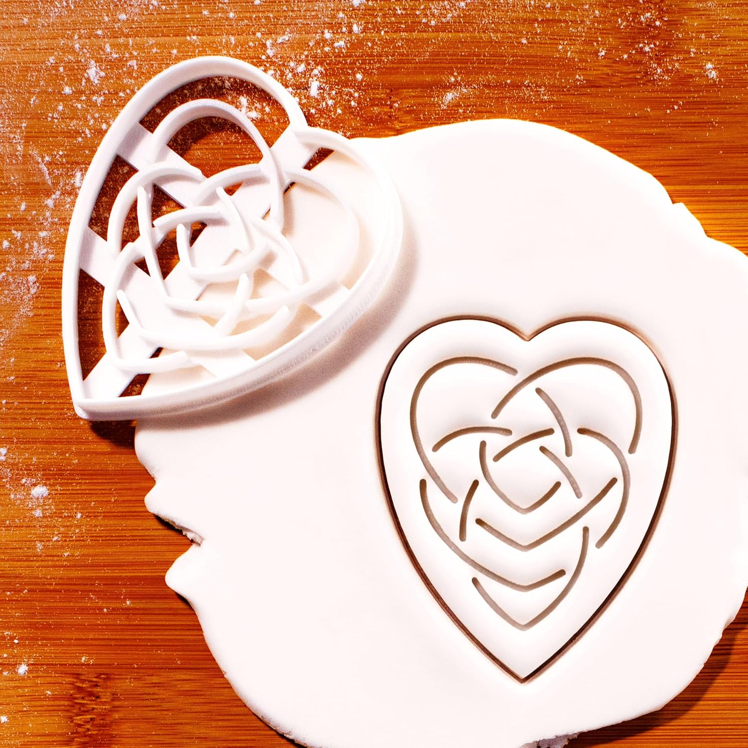 BAKERLOGY Set of 2 Motherhood Celtic Knot Cookie Cutters – Symbols of Maternal Love for Mother’s Day, Baby Shower, Pregnancy & Celtic Family Heritage