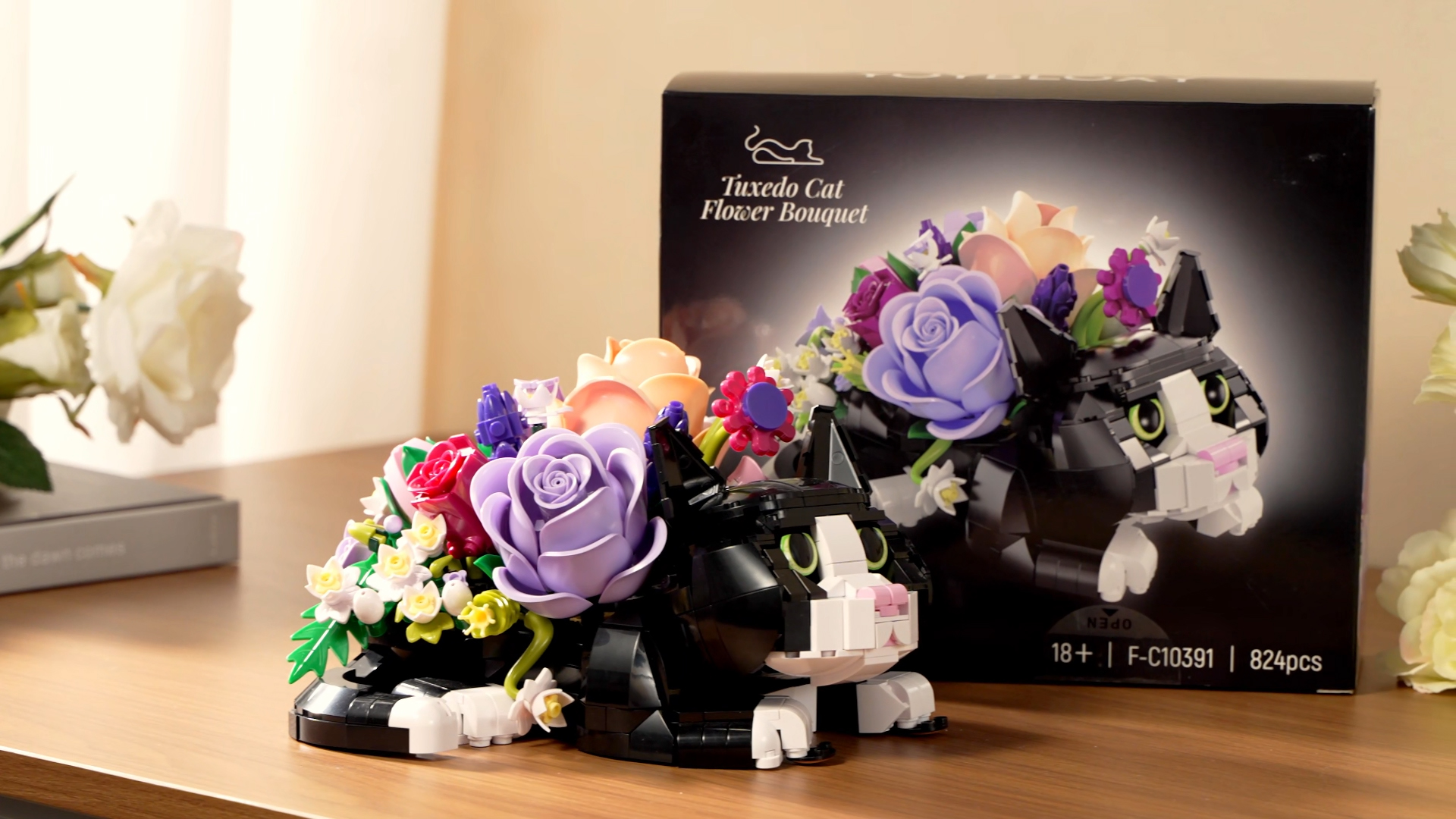 Amazon.com: Tuxedo Cat Rose Bouquet Succulent Planter Building  Blocks,Compatible with Lego Tuxedo Cat Flowers Pot,Creative Plants and  Animals Decoration Rose Blocks Toys,Gifts for 18+ Girls,Mothers Day(824pcs)  : Toys & Games