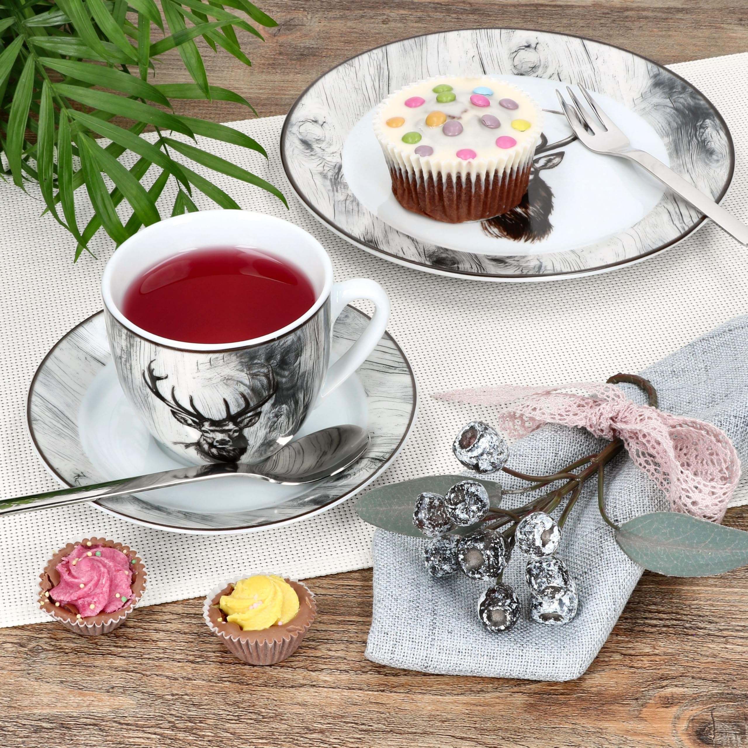 MamboCat Alois 18tlg Kaffeeservice I weißes Porzellan-Geschirr mit Hirsch-Dekor für 6 Personen I Je 6x Tassen 200ml, Untertassen & Teller für Frühstück & Kaffee
