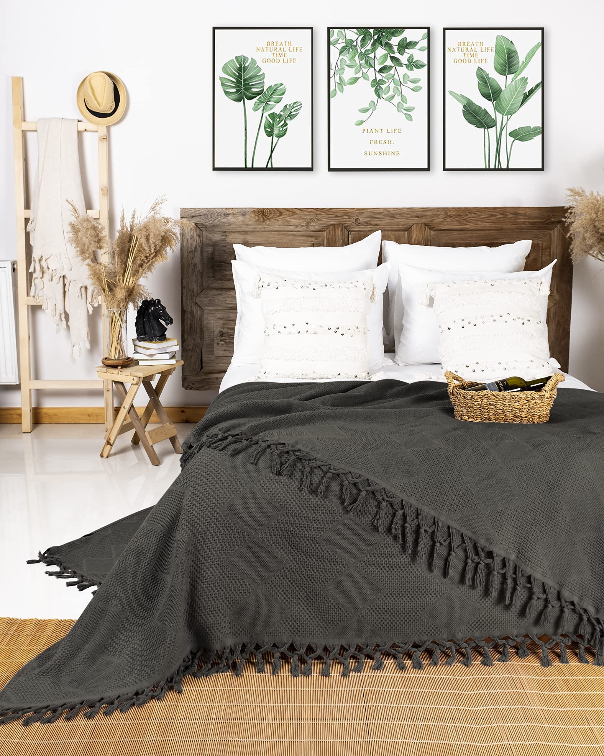 LAYNENBURG Premium Tagesdecke mit handgeknüpften Fransen - 100% Baumwolle - 200 x 220 cm XXL - Waffelpique Sommerdecke - Baumwolldecke als Bett-Überwurf, Couch-Überwurf & Sofa-Decke (Anthrazit)