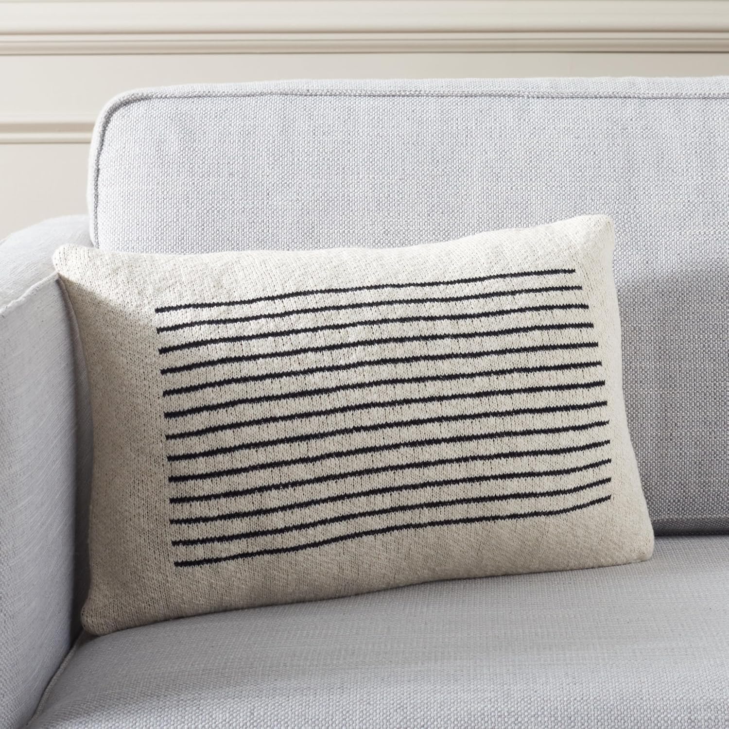 SAFAVIEH Faye 12x20 Lumbar Pillow, Ivory/Black