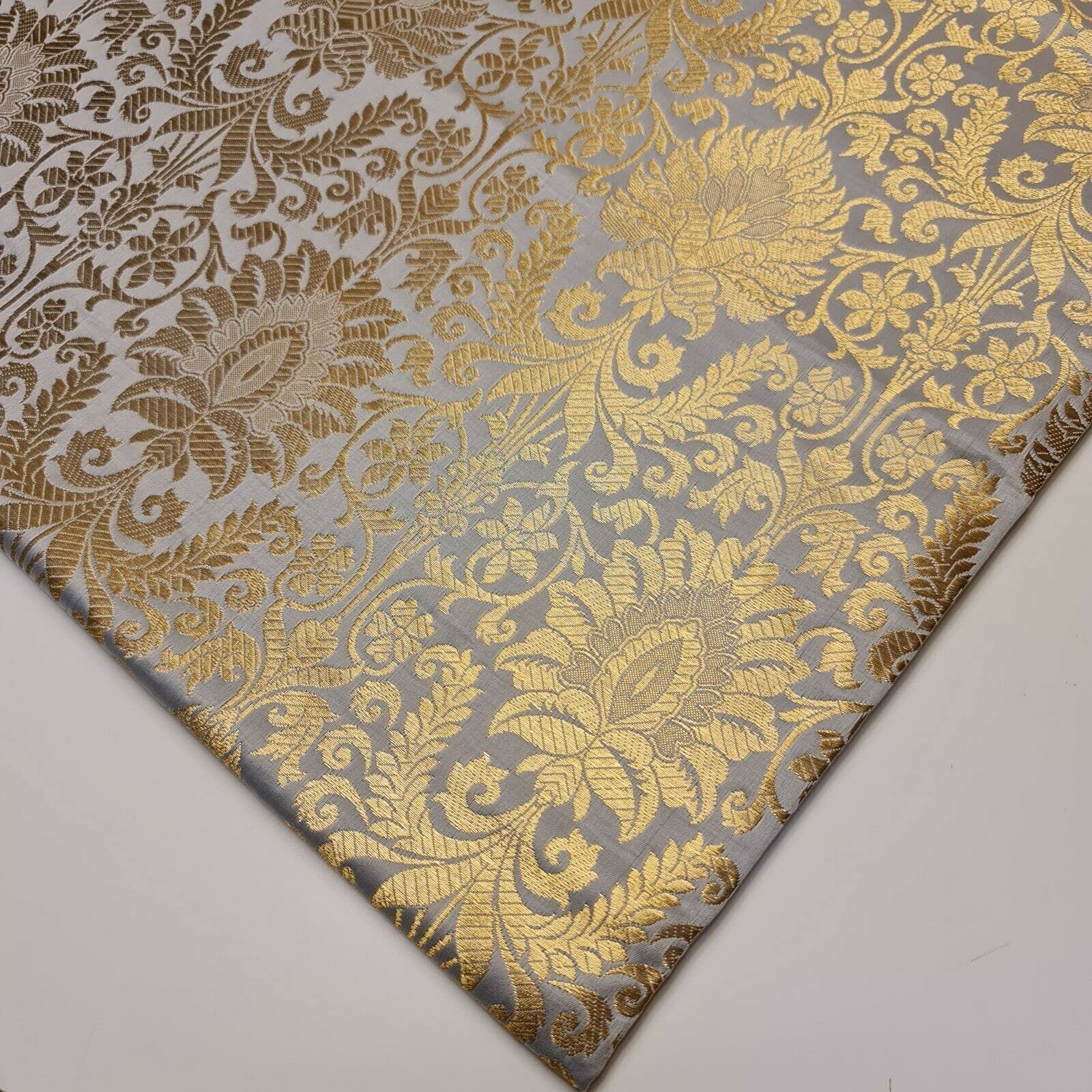 Tela De Brocado Banarasi India - Diseño Floral Con Hojas Doradas, Ancho 44 Pulgadas, Precortado 1 Metro, Color Jade