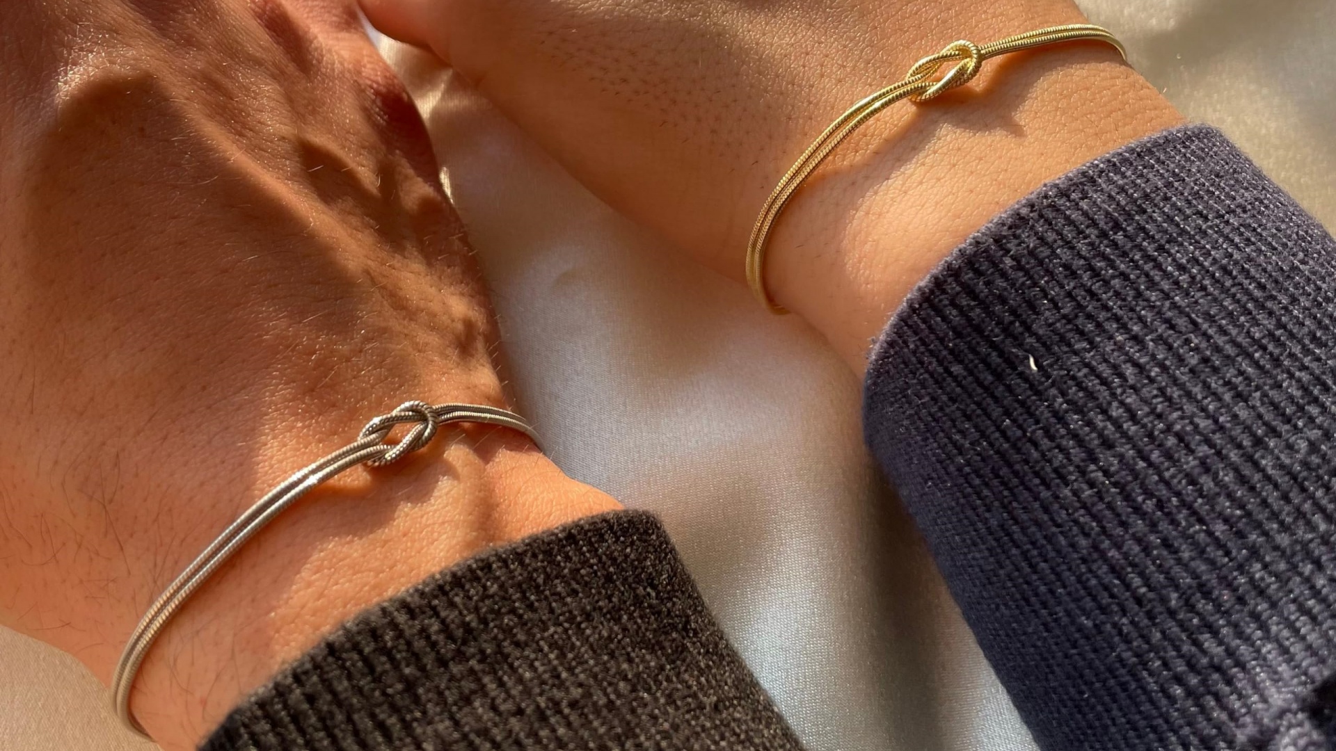 SIXDUTON 2 Pezzi Bracciali Coppia, Bracciale Amicizia con Nodo dell'Amore Placcato in Oro 18K, Regolabile Braccialetto Donna Regalo per Coppia, Amica, Fidanzato