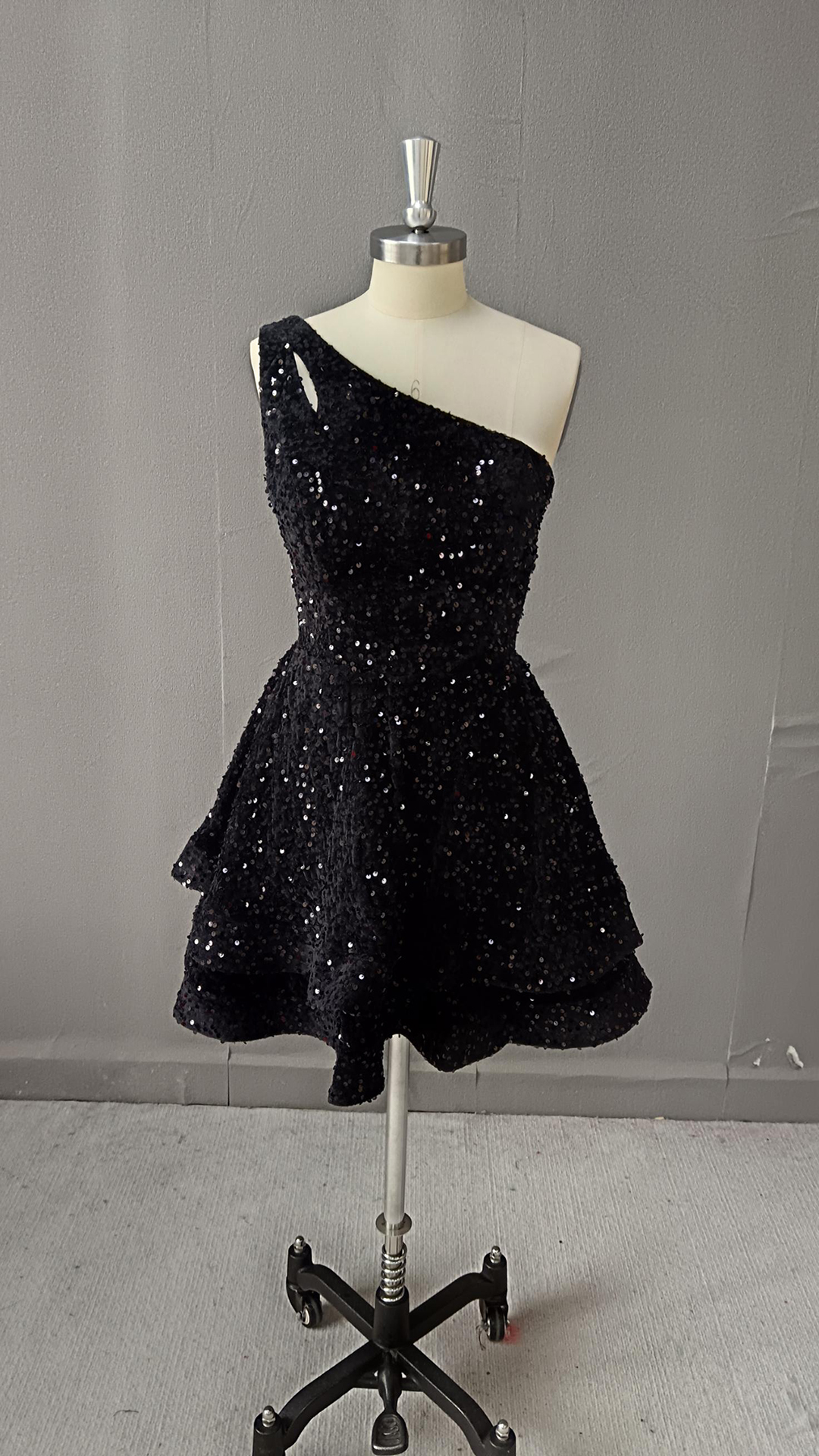 sheath one shoulder black sequins short homecoming dress with star Sheath One Shoulder Black Sequins Short Homecoming Dress With Star Shooting  Stars One-Shoulder Sequin Dress Black S