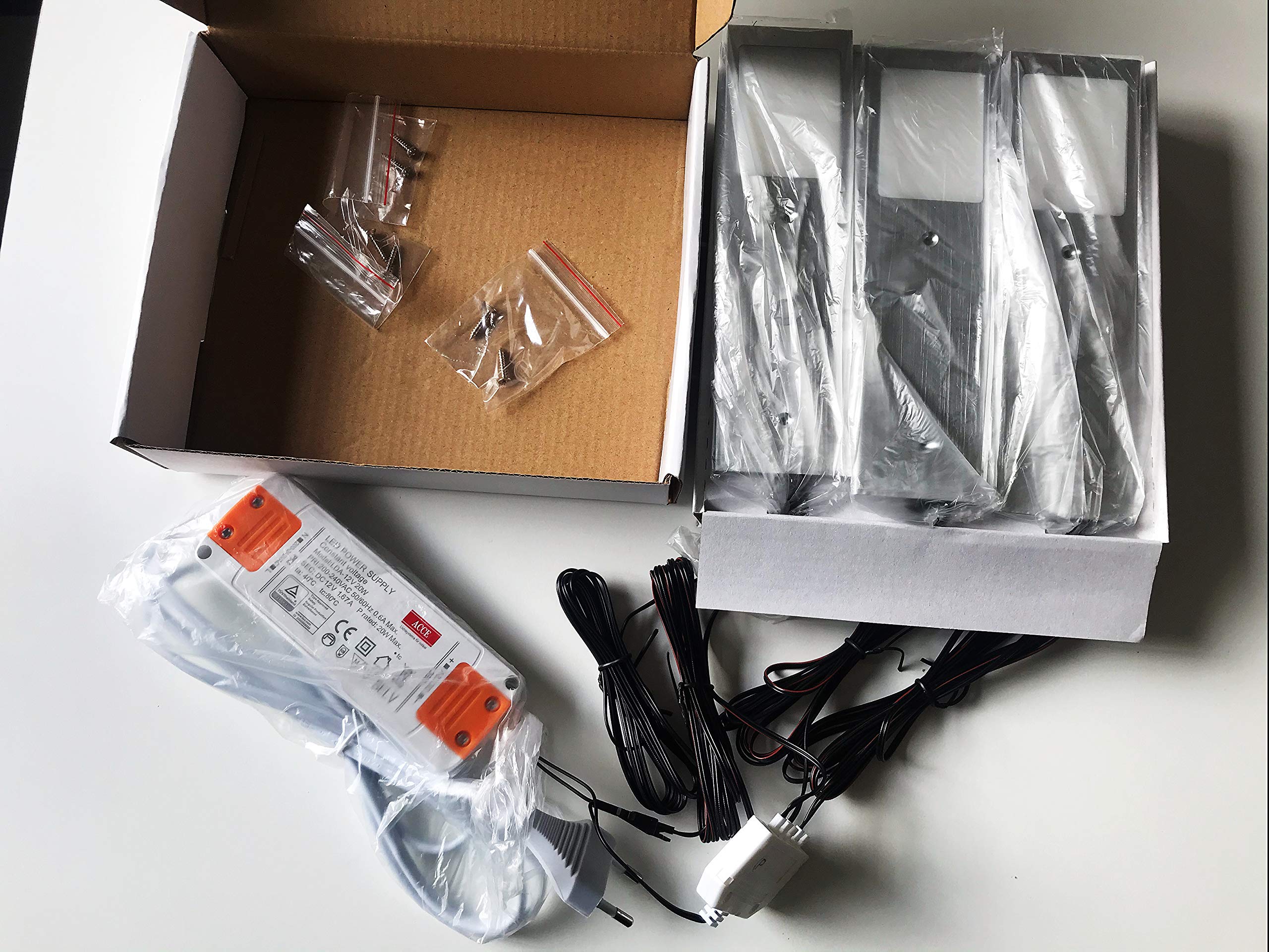 ACCE Super dünn und Aluminium LED Unterbauleuchte Küchen Möbel Leuchte Warmweiß inkl Konverter, ein Strahler mit Zentralschalter (silber warmweiß, 3er Set)