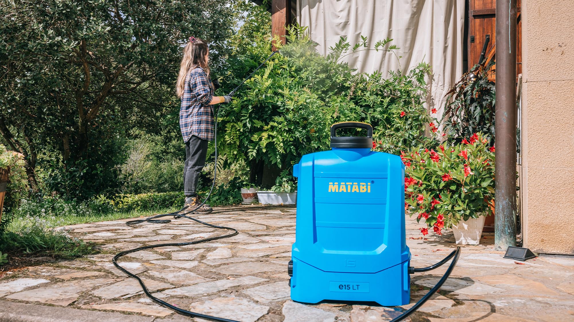 Spruzzatore Elettrico Matabi e15 LT - Batteria Estraibile Li-Ion - Autonomia 150L - Design Compatto e Leggero - Cinghie Imbottite - Serbatoio Ergonomico - Ugelli Inclusi - Fatto in UE