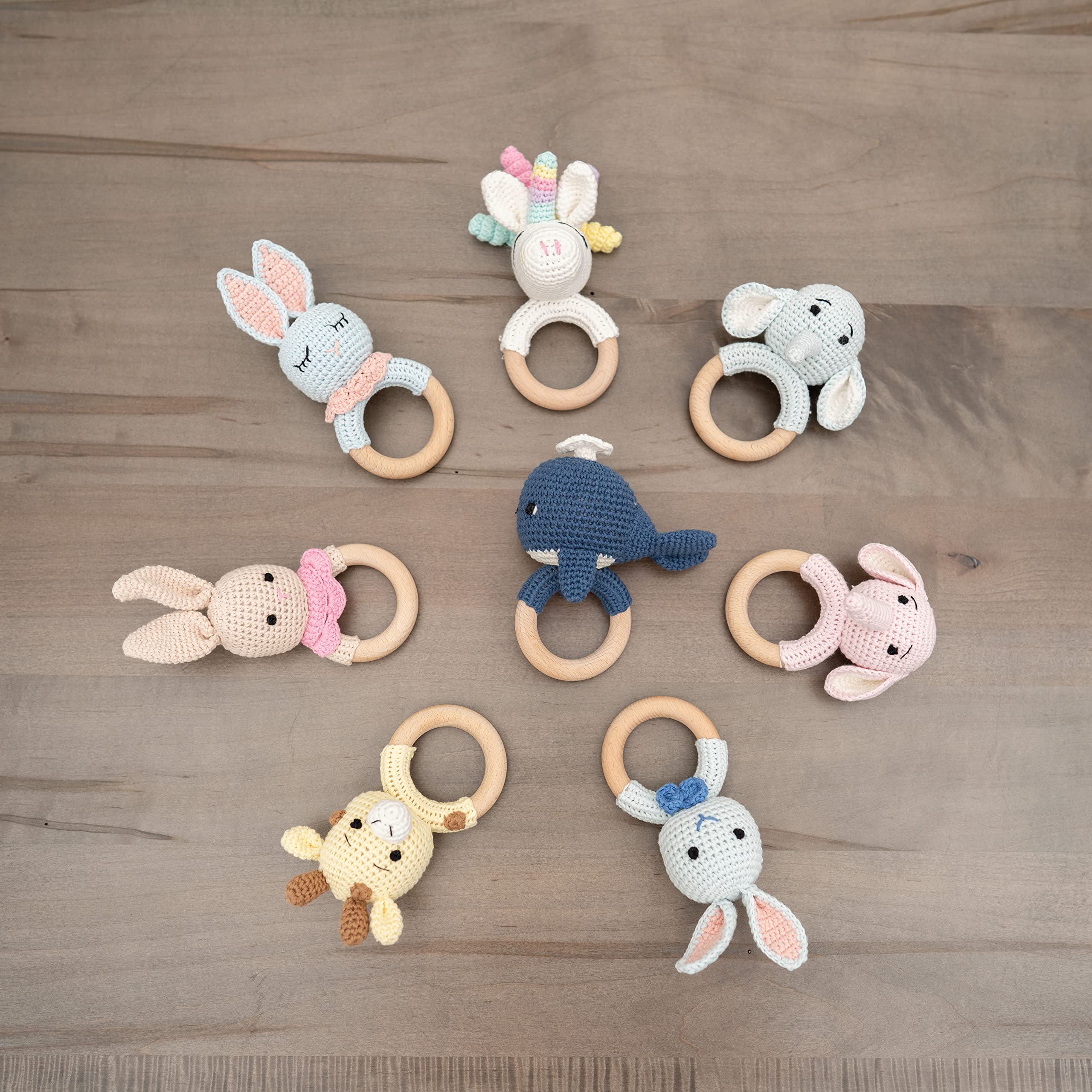 Sonajero Amigurumi de algodón hecho a mano – Cosas educativas para bebés para nuevas mamás, animales de peluche para bebés, cosas para bebés, ballena azul con mango de madera, perfecto para 7