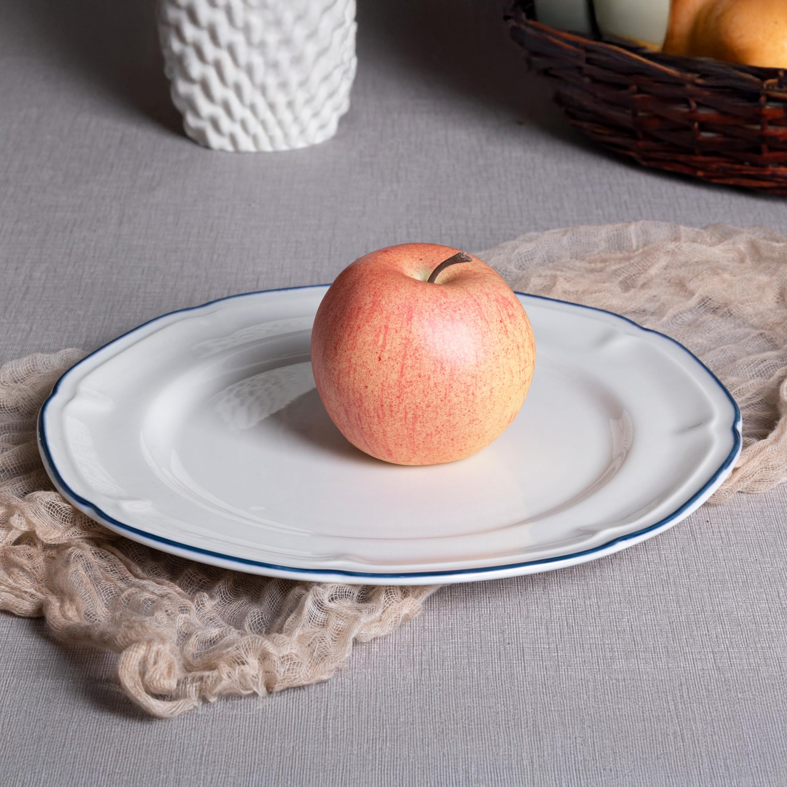 Brigros - Servizio Piatti 18 Pezzi in Ceramica Bianca con Bordo Dipinto a Mano, Set Piatti 6 Persone in Porcellana Elegante e Moderna, Modello Grace (Blu)