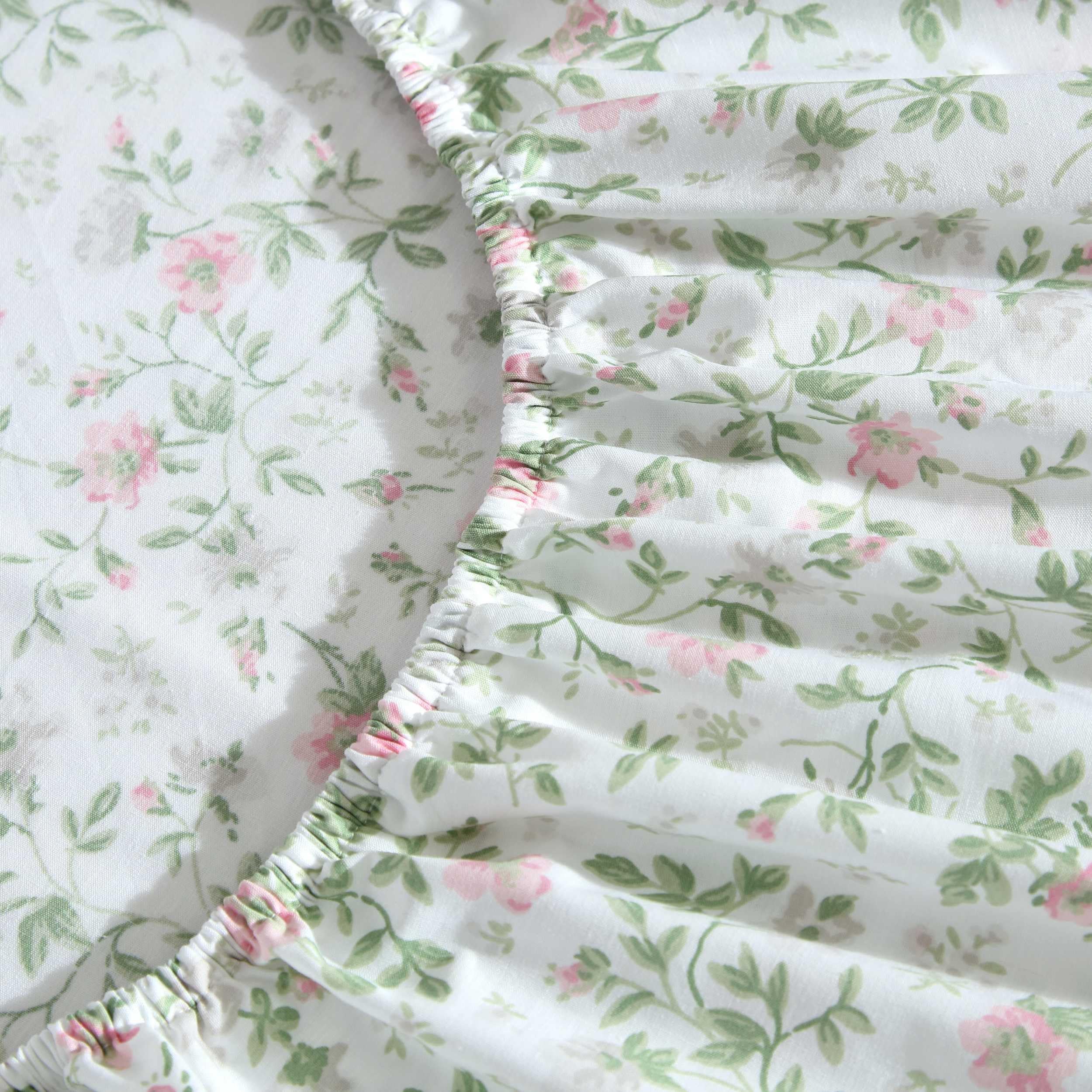 Laura Ashley - Juego de sábanas tamaño Queen, Ropa de Cama de algodón percal Transpirable con Fundas de Almohada a Juego, 200 Hilos, Bolsillo Profundo, artículos Esenciales Elegantes para la