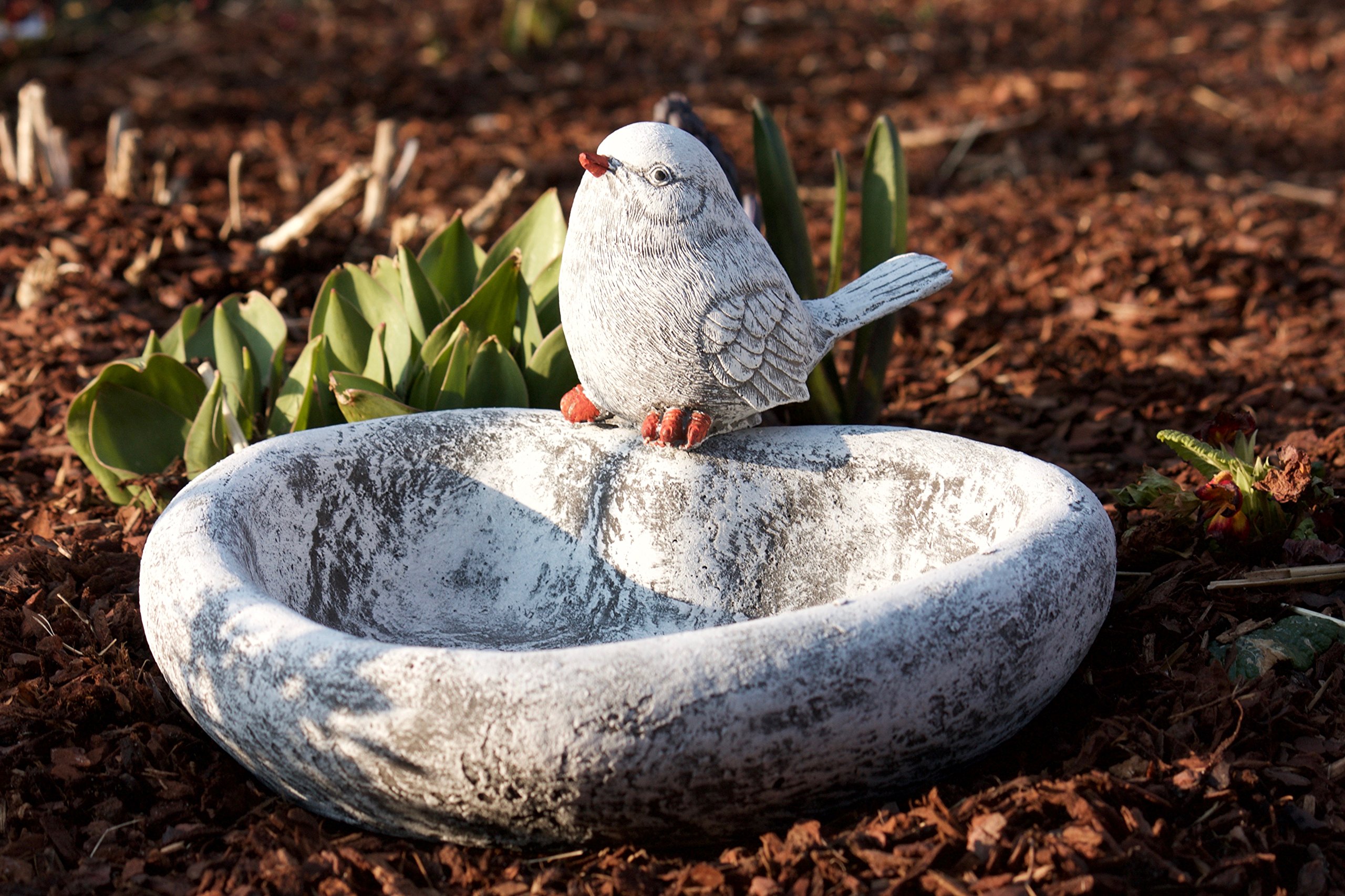 stoneandstyle Vogeltränke Herz mit Steinfigur Vogel, Garten Deko, massiver Steinguss, frostfest bis -30°C