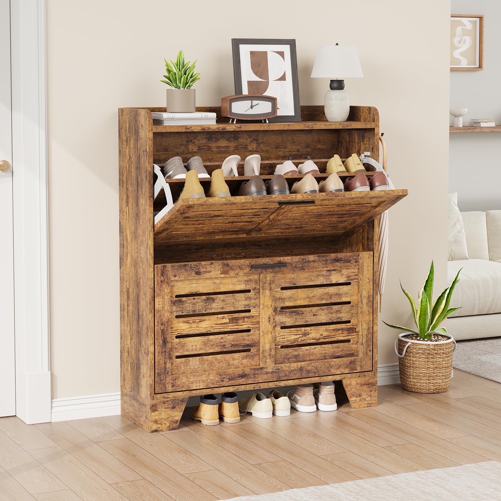 Garvee Ahorra espacio y ordena tu entrada - Armario zapatero estrecho de madera con 2 cajones abatibles y ganchos laterales, organizador de zapatos estilo granja rústica, ideal para espacios pequeños,