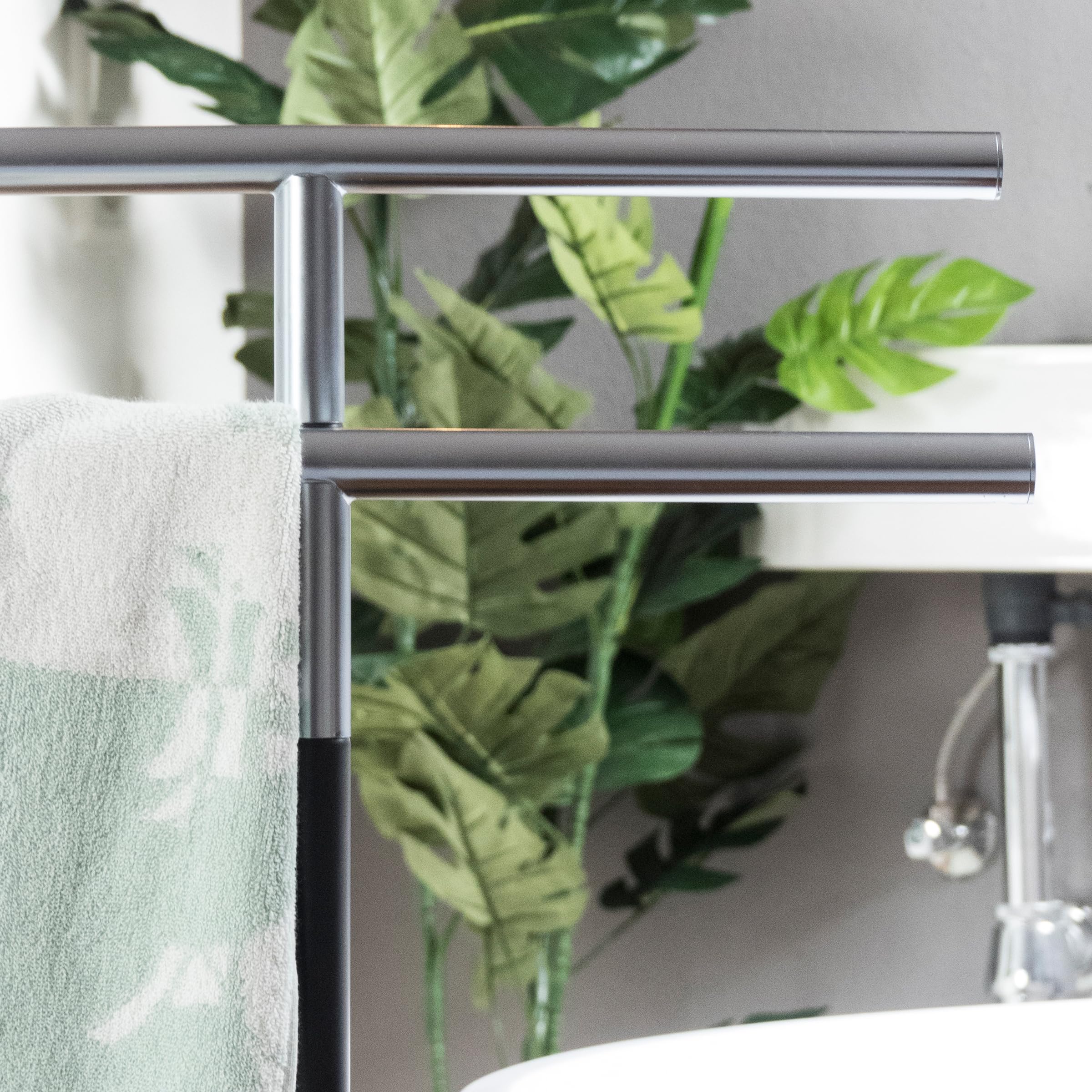 kela Juego de baño con portarrollos y escobillero de 76,5 cm, escobilla de baño con soporte abierto SINERIO, metal antracita-plata mate