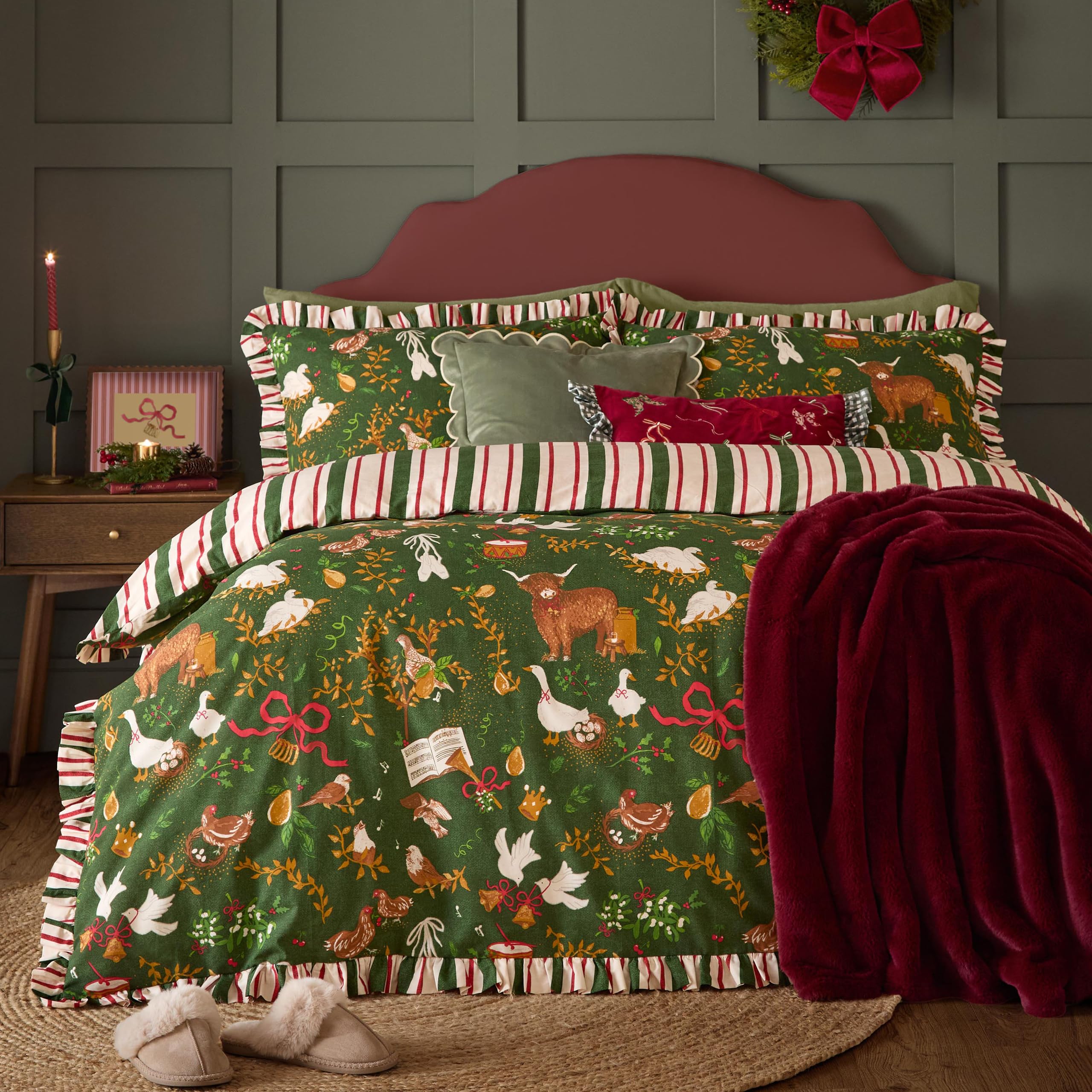 furn. Twelve Days Frill Duvet Cover Set (Green - King)