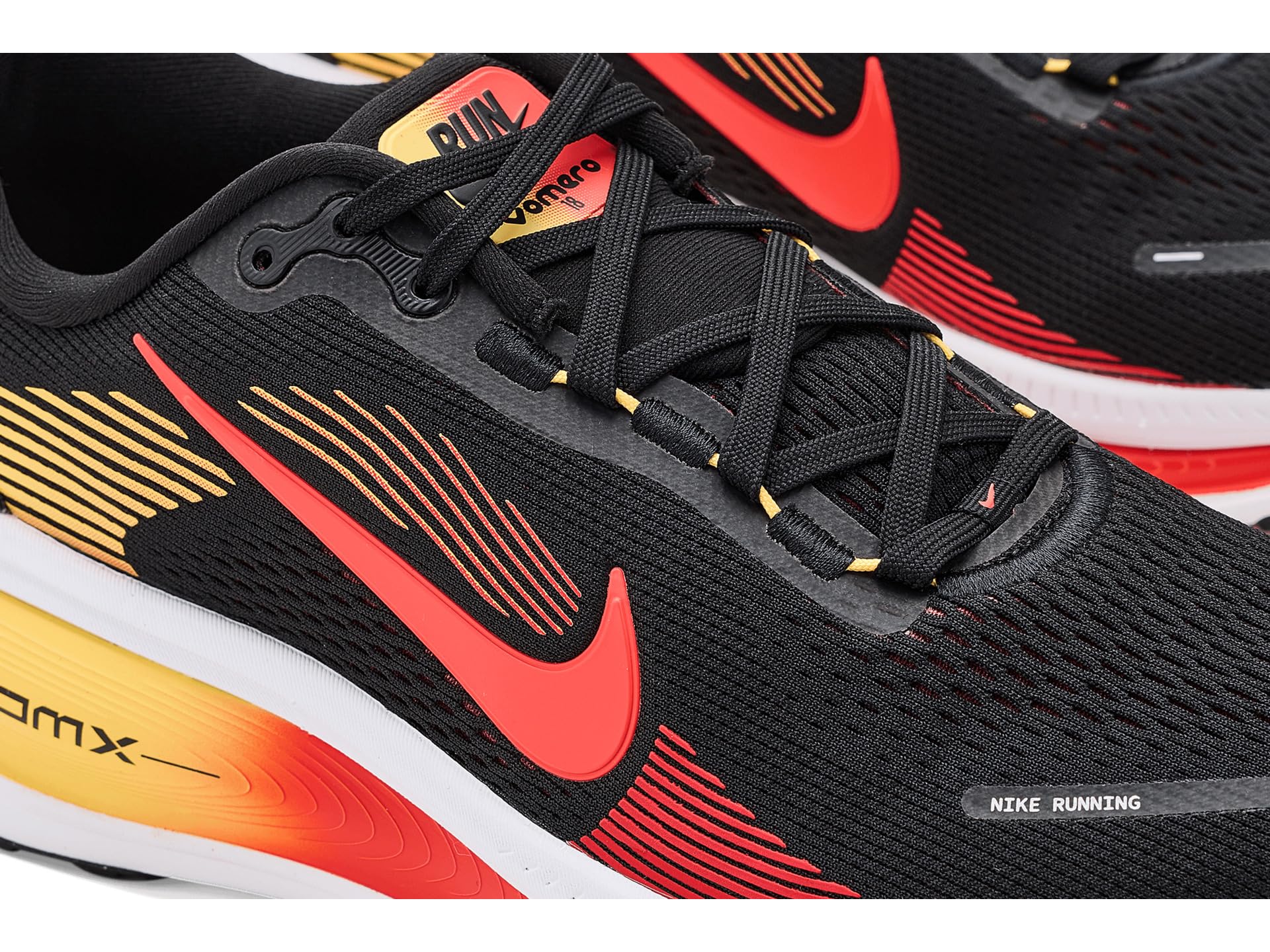 Nike Nike Vomero 18 Running Shoes