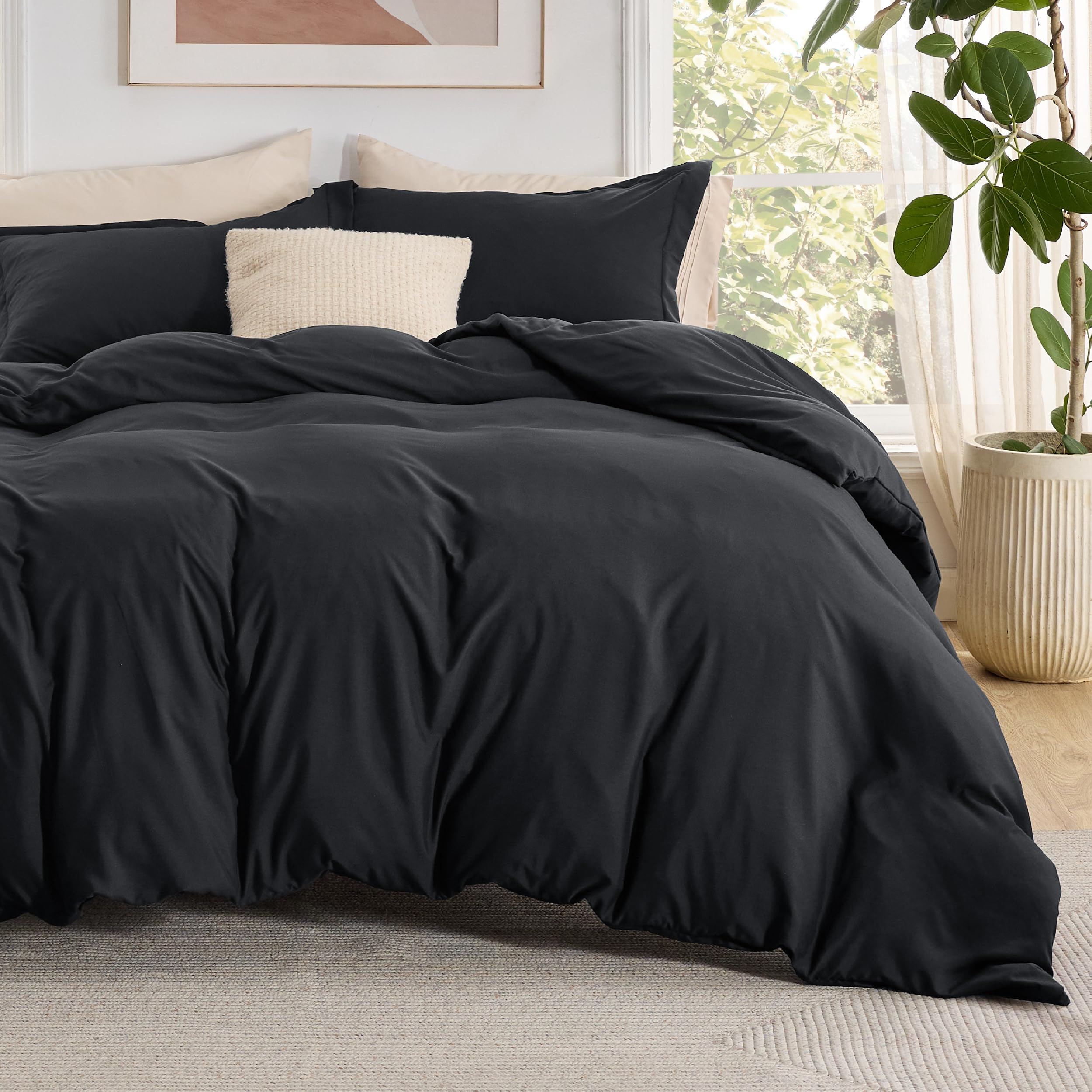 Bedsure Duvet Cover with Fitted Sheet King - Deep Pocket, Hotel Luxury Soft Double Brushed Bedding Set with Zipper Closure, 1 Duvet Cover, 1 Fitted Sheet, 2 Pillow Shams, NO Comforter, Black