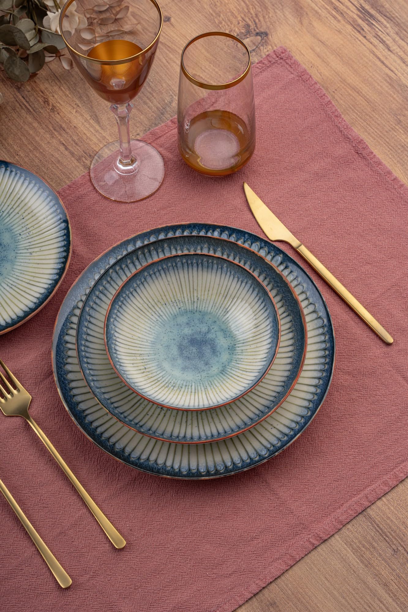 Elegantes 24-teiliges Speiseservice aus 100% Knochenporzellan | Inklusive Servierteller, Schüsseln und Dessertteller | Spülmaschinen- und mikrowellengeeignet