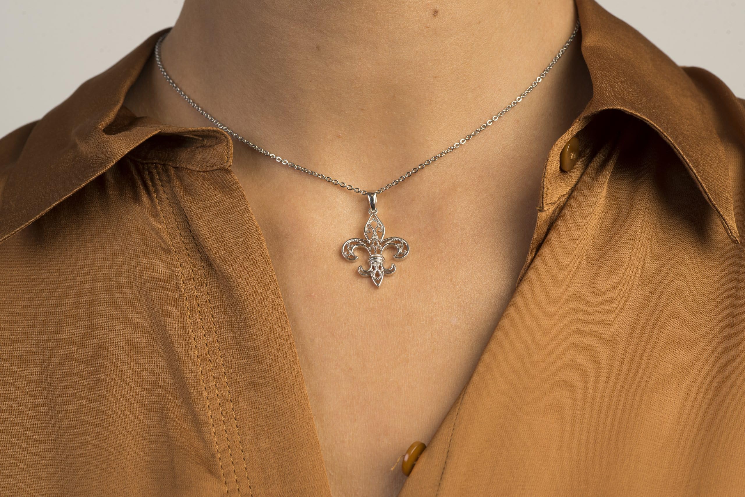 Colgante Flor de Lis Plata de Ley 925