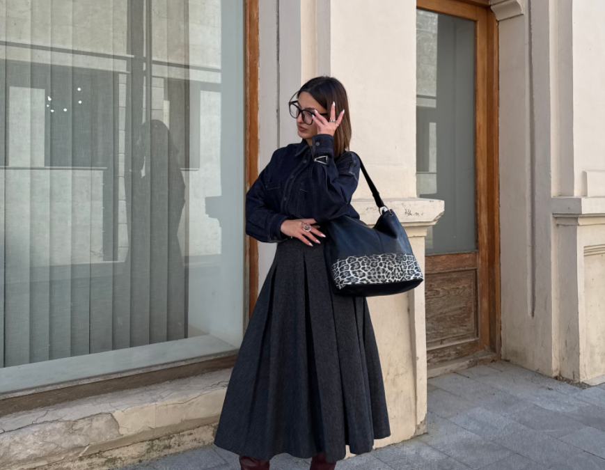 What Is A Hobo Bag? A True Handbag Reference - View #4