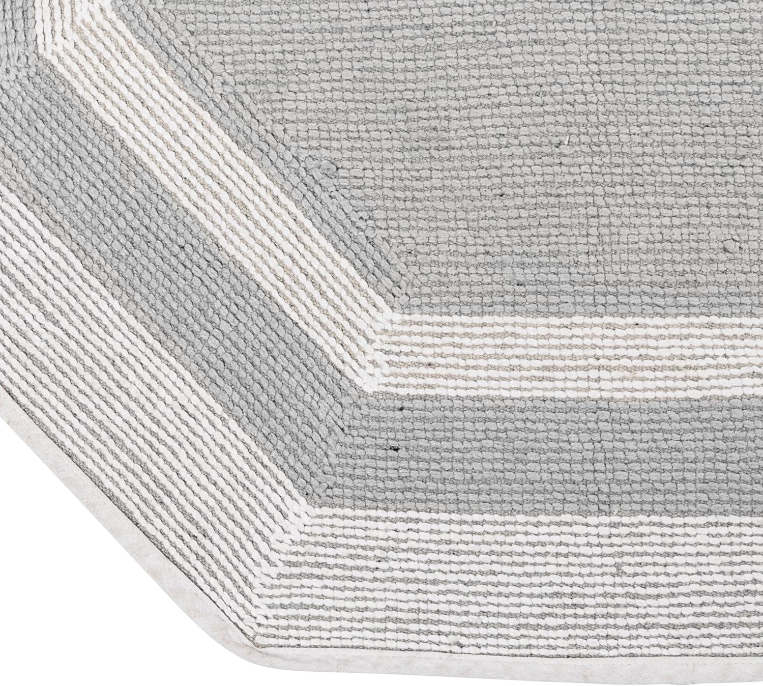 Sherry Kline Bathroom Rug; Water Absorbent Shower Mat; Hand Made Bath Accessories; Machine Washable Rugs; Bath Mat for Decor; Non Slip Floor Mats (32''; White/Grey Center; Hexagon)