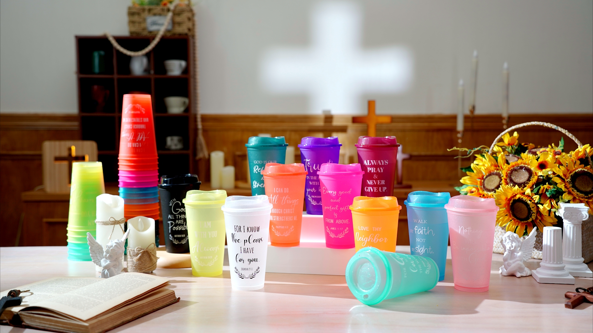 Skylety Set de 72 Vasos Plásticos con Tapa y Popote Multicolor 16 oz miniatura 7