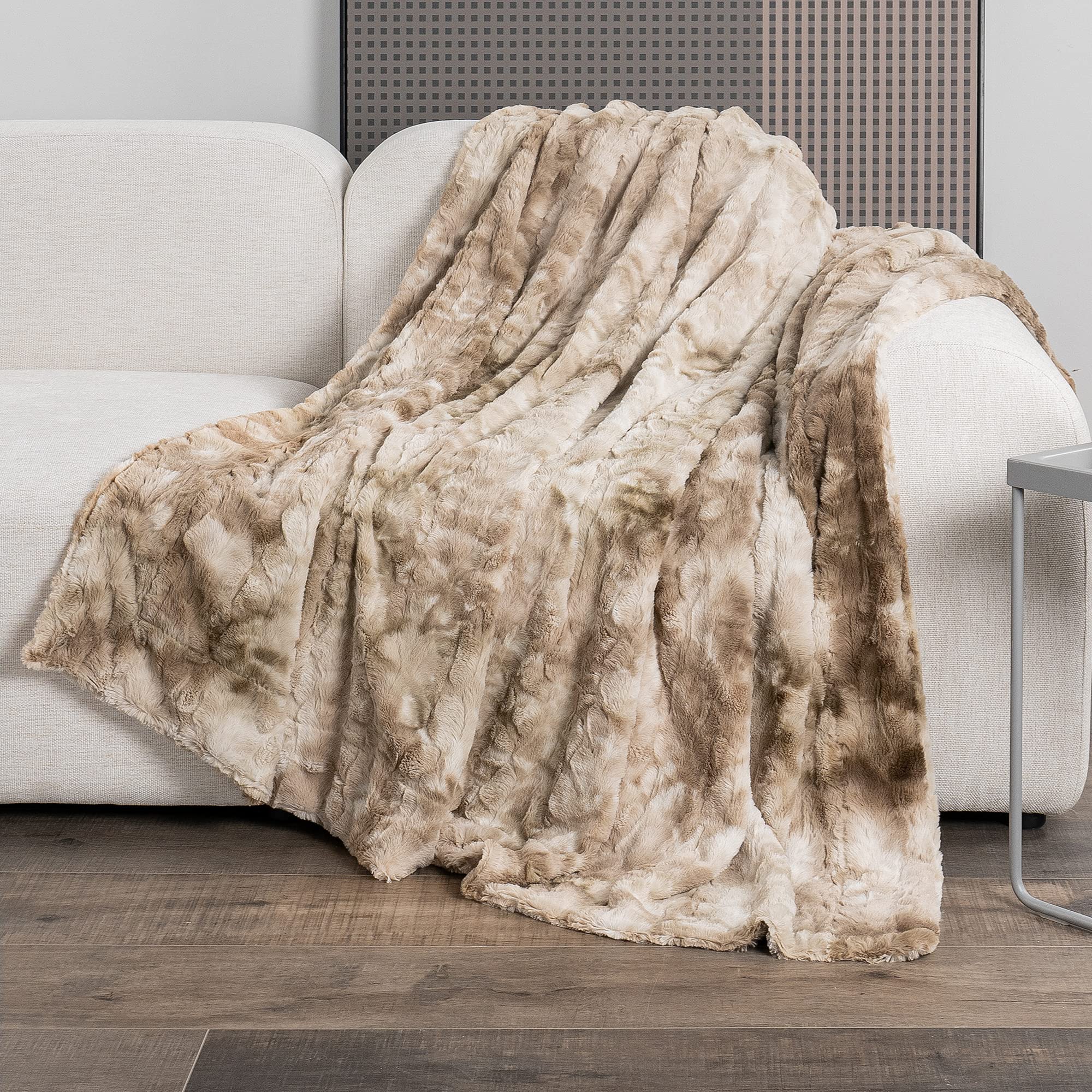 RECYCO Soft Faux Fur Throw Blanket, Luxury Minky Blankets and Throws for Women, Cozy Fluffy Plush Warm Throw Blanket for Couch Bed Sofa, Marbled Brown, 50” x 60”
