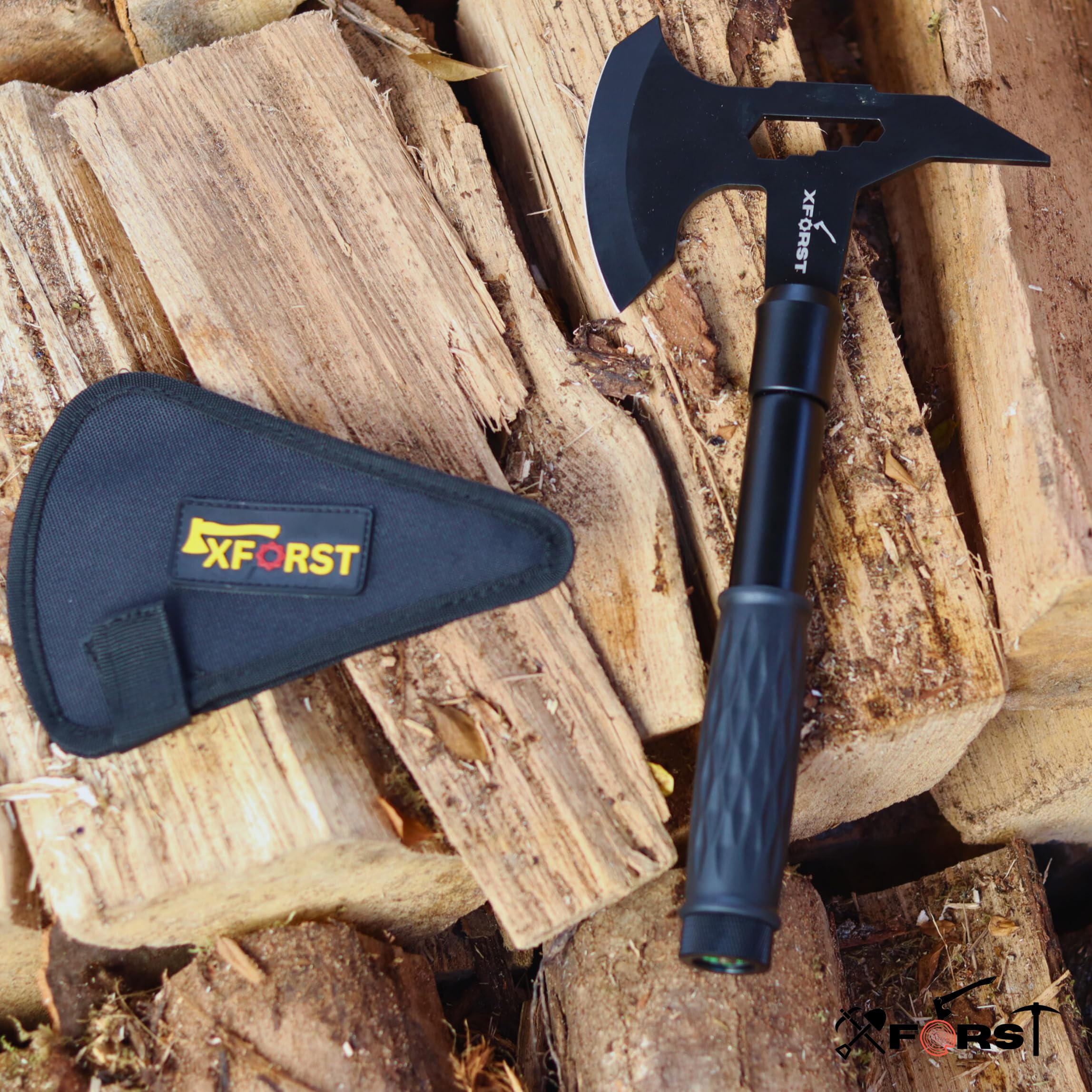 Xforst Hacha de Supervivencia Compacta para Camping, Bushcraft y Exterior, Hoja de Acero al Carbono, Mango Antideslizante con Compartimento, Funda Protectora Incluida, 32 cm y 615 g, X-TM1