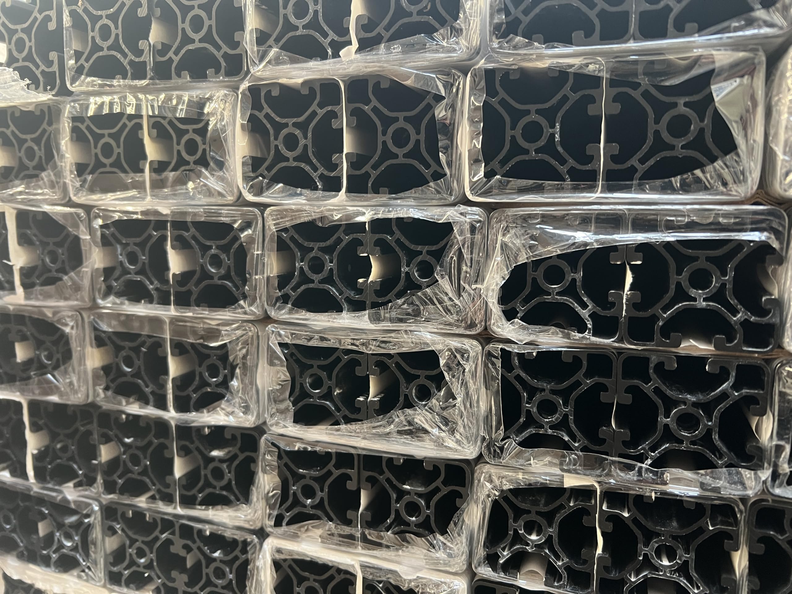 Aluprofil 40x40 mm | Nut 8 | Länge: 2000 mm = 200 cm | schwarz eloxiert | Aluminium Profil | Nutenprofil | Aluprofil | Alu Profil | Leicht | Montagesystem