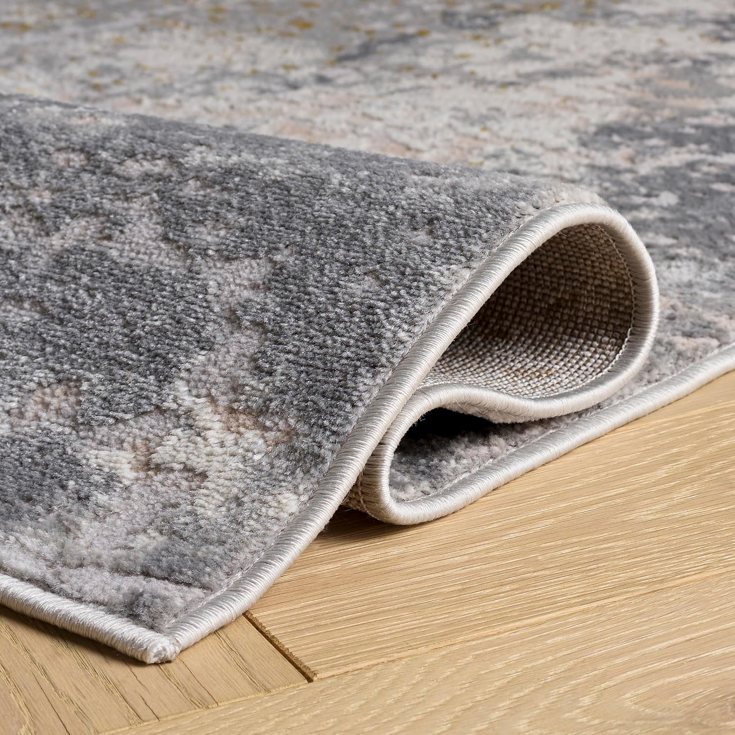 SAFAVIEH Palma Collection Area Rug - 5'3" x 7'6", Grey, Non-Shedding & Easy to Clean, Ideal for Living Room, Bedroom, Dining Space (PAM366F)