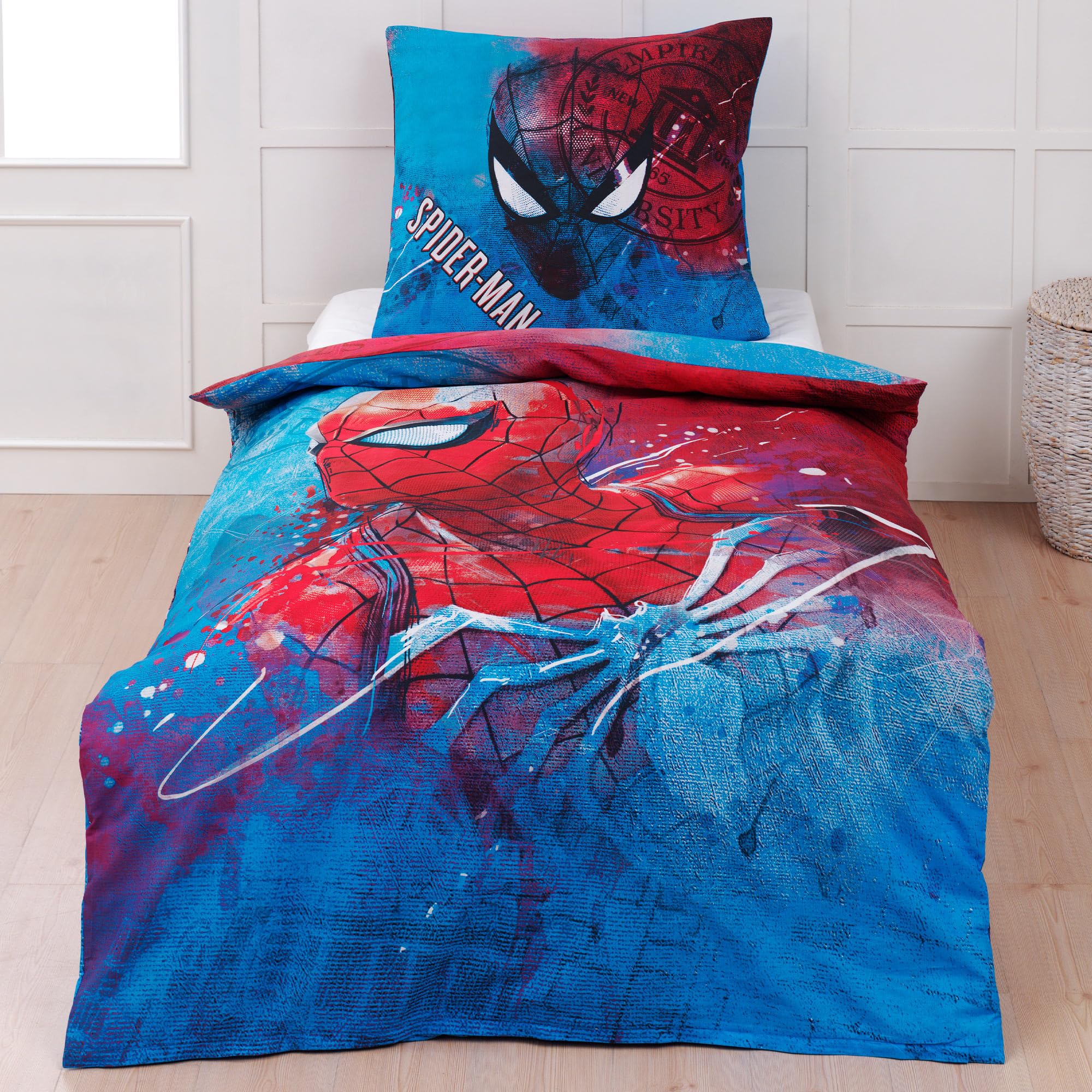BERONAGE Spider Man Kinder-Bettwäsche New York 135 x 200 cm + 80 x 80 cm 100% Baumwolle in Renforcé-Linon-Qualität Spiderman Marvel Avengers Endgame Bettzeug Bettbezug deutsche Größe Reißverschluss