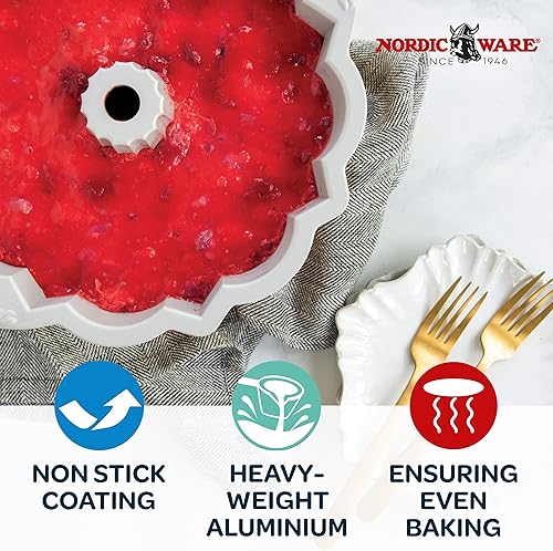 Miniatura 3 de Nordic Ware Platinum Anniversary Bundt Pan and Angel Food Cake Pan Bundle | Juego de utensilios para hornear de 2 piezas