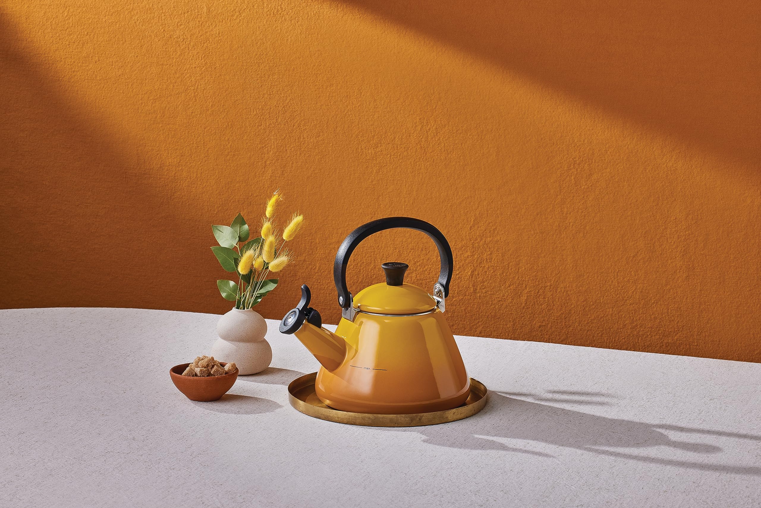 Le Creuset Bollitore Kone, Capacità 1.6 L / 1.7 Qt, Acciaio Smaltato, Nectar, 40101026720000