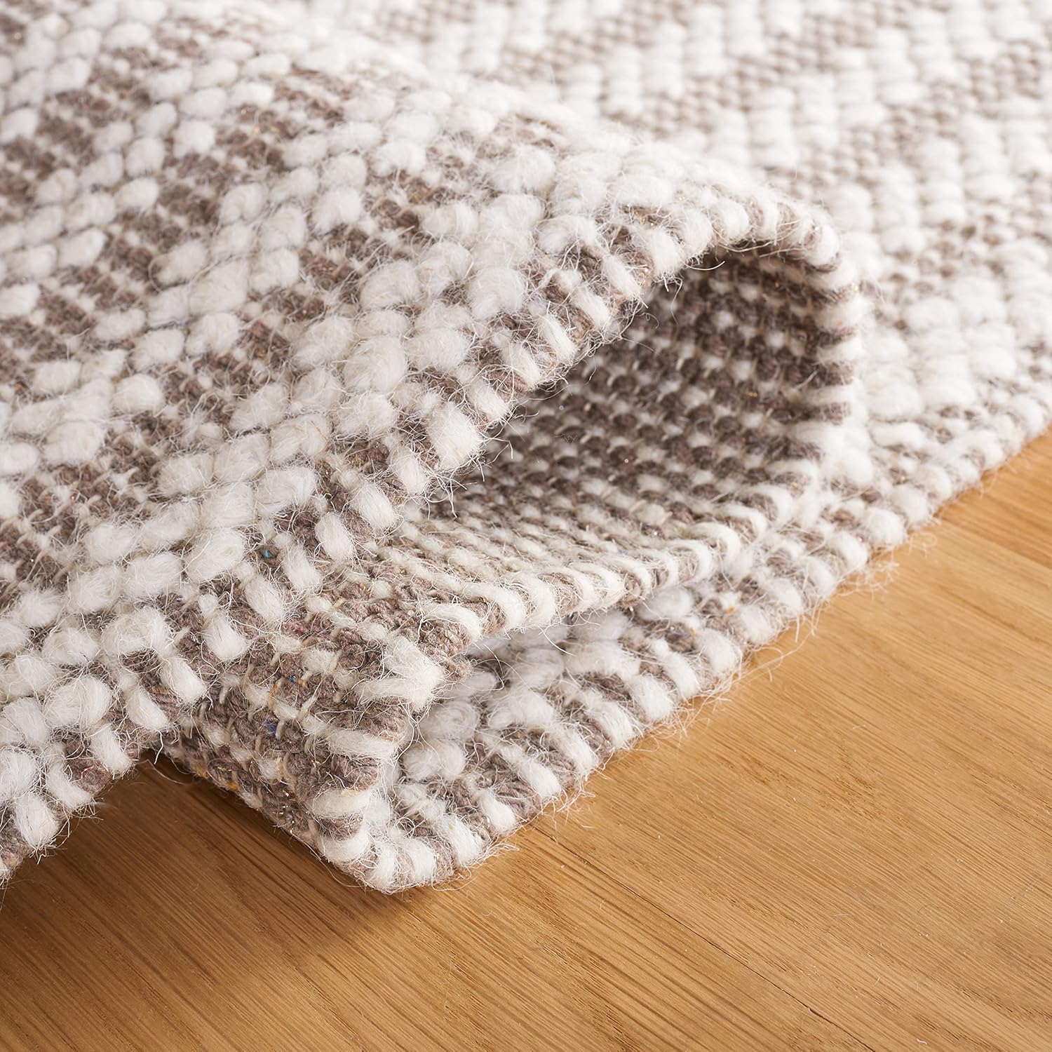 SAFAVIEH Natura Collection Accent Rug - 3' x 5', Ivory & Taupe, Handmade Modern Geometric Wool, Ideal for High Traffic Areas in Entryway, Living Room, Bedroom (NAT227E)