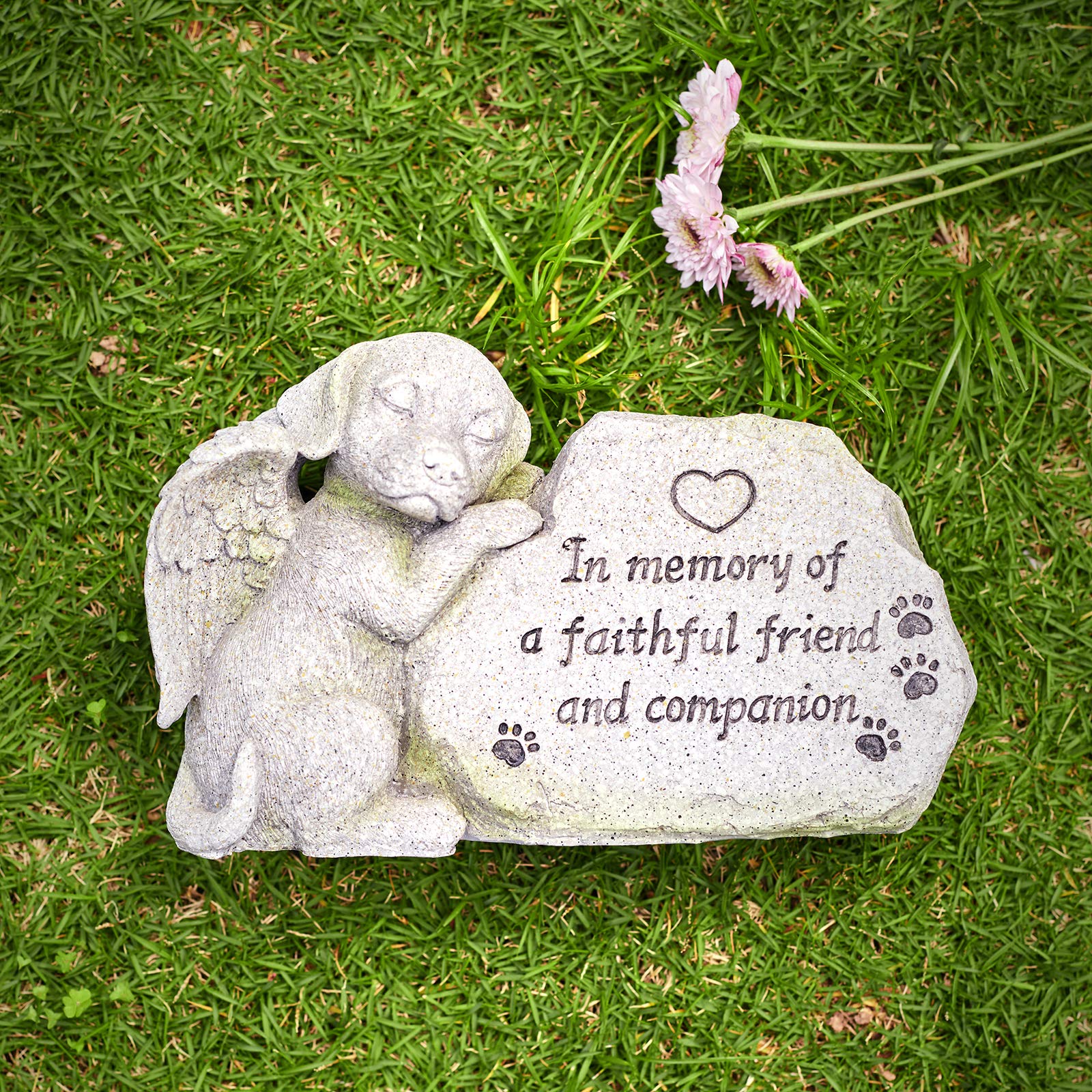 Estatua conmemorativa de perro angélico, figura de perro durmiendo, marcador de tumba al aire libre, regalo de condolencias, acabado de piedra antigua, 8.85 pulgadas