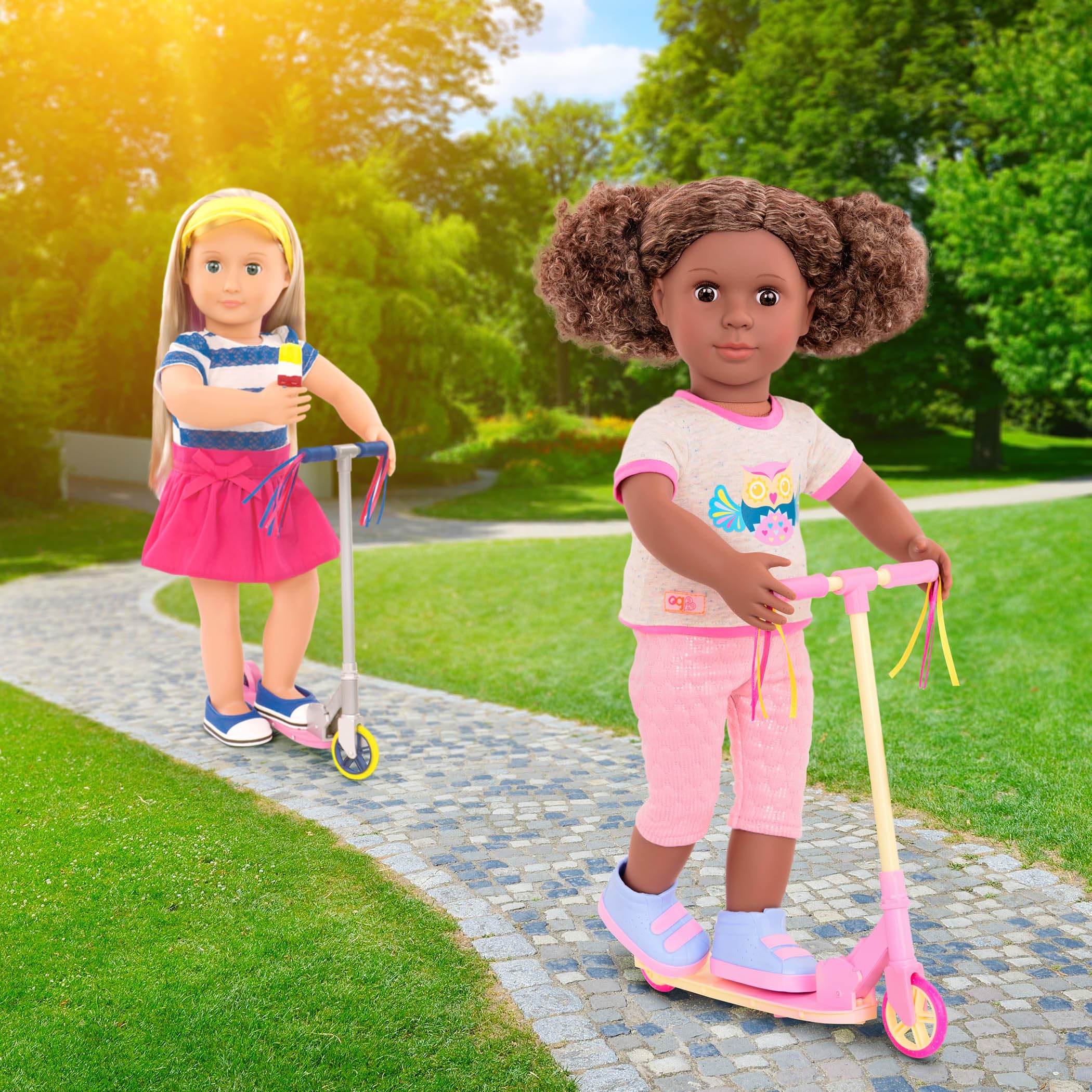Our Generation - Cute to Scoot - 46 cm Puppenkleidung - Sportliches Outfit - Scooter Zubehör - Oberteil & Rock - Spielzeug für Kinder ab 3 Jahren