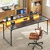 Escritorio gamer PRAISUN de 55 pulgadas, con luces LED y tomas de corriente, soporte para monitor, negro | Escritorio resistente para PC para hogar, oficina, estudio y trabajo, luces LED, 4 tomas de corriente y estación de carga USB-C 3