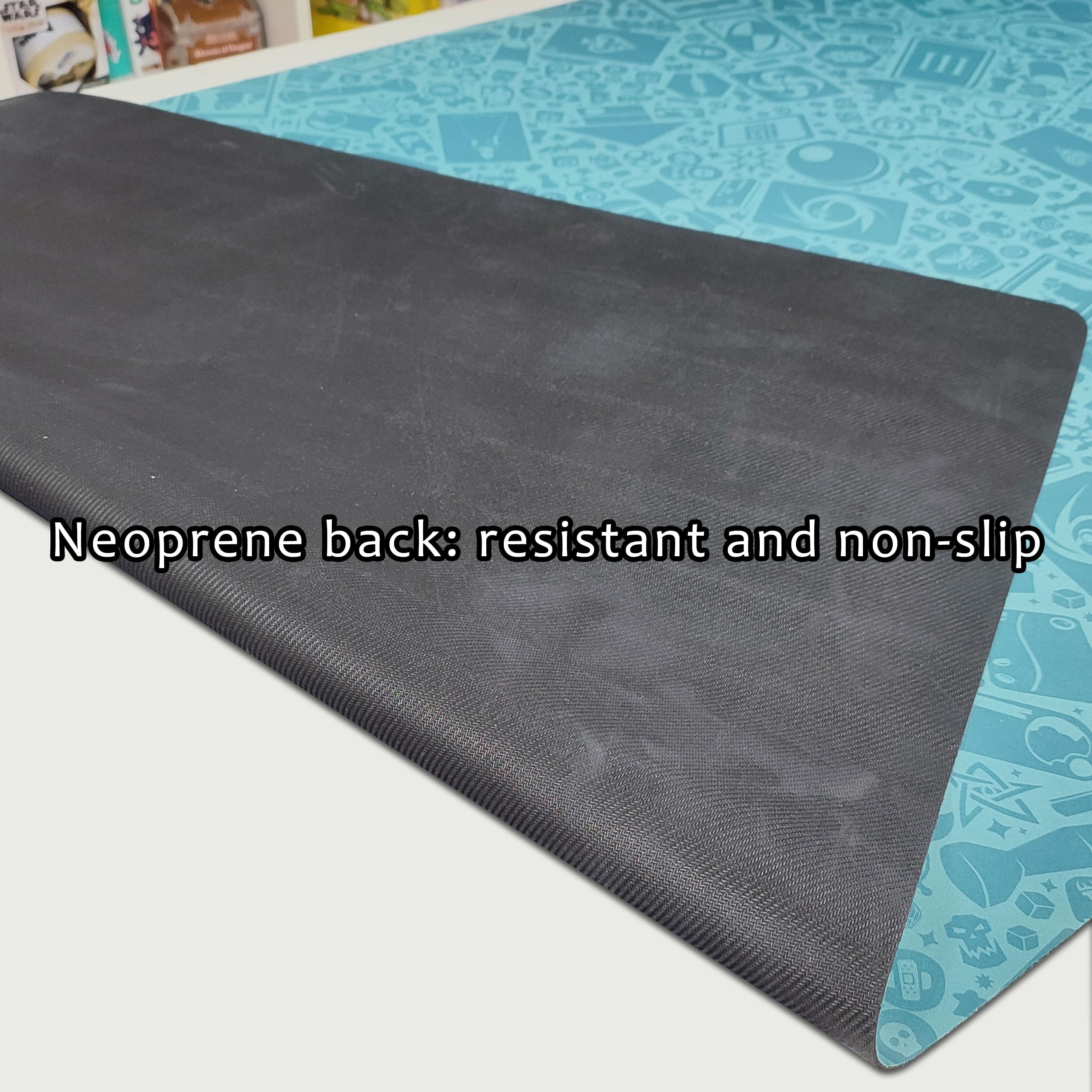 Neoprene Play Mat | Tapete especializado para Juegos de Mesa, Dados y Cartas | 140 x 80 cm | Impermeable, Antideslizante y Enrollable (Gaming (Blue))