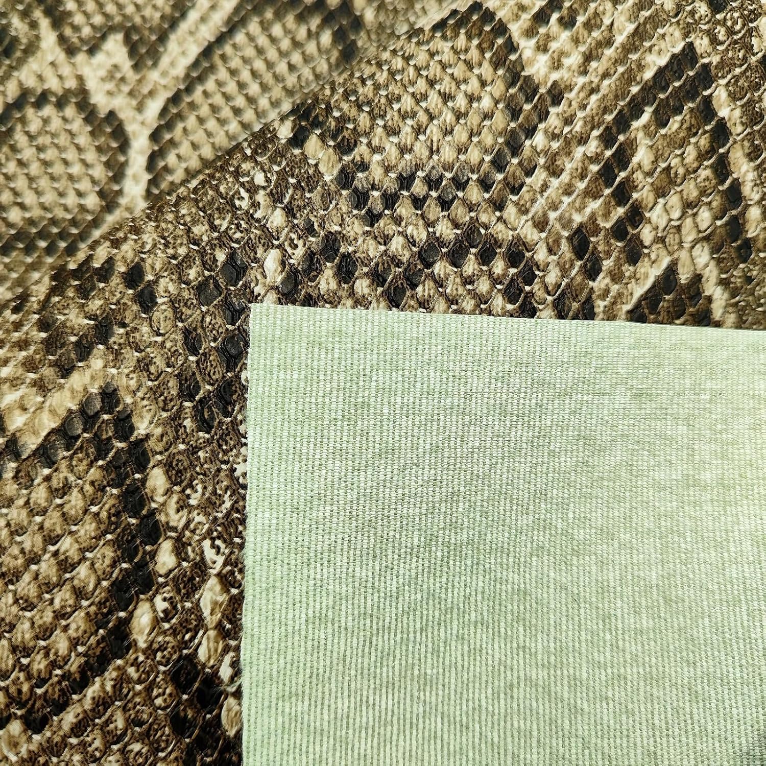 Three Dimensional Snake Pattern Artificial Leather Fabric, Snake Pattern Hot Stamping Leather Fabric for Clothing and Luggage