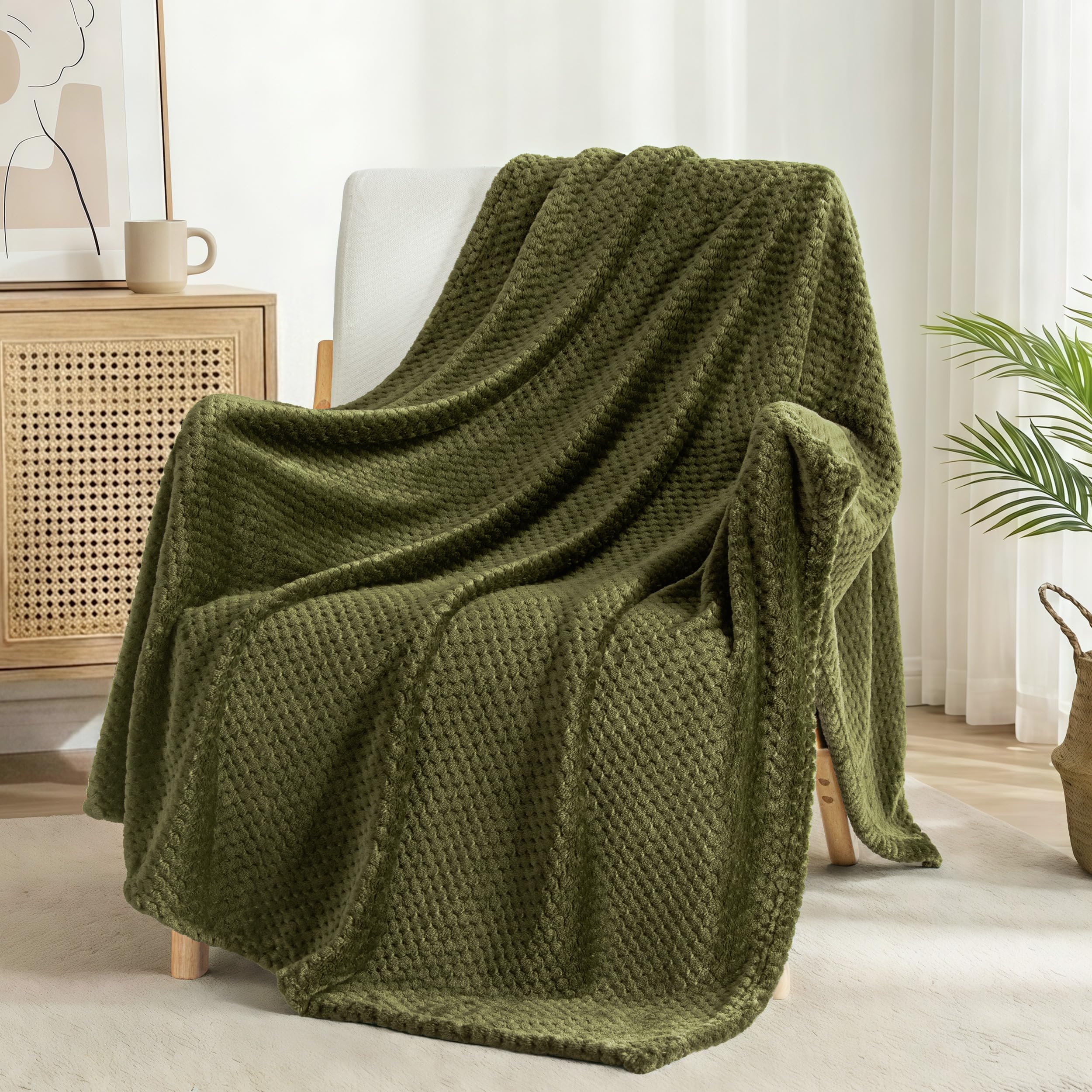 Exclusivo Mezcla Blanket for Bed and Sofa, 3D Jacquard Waffle Fleece Blanket, Soft and Warm, All Season, Machine Washable and Dryable, 130 x 170 cm, Olive Green