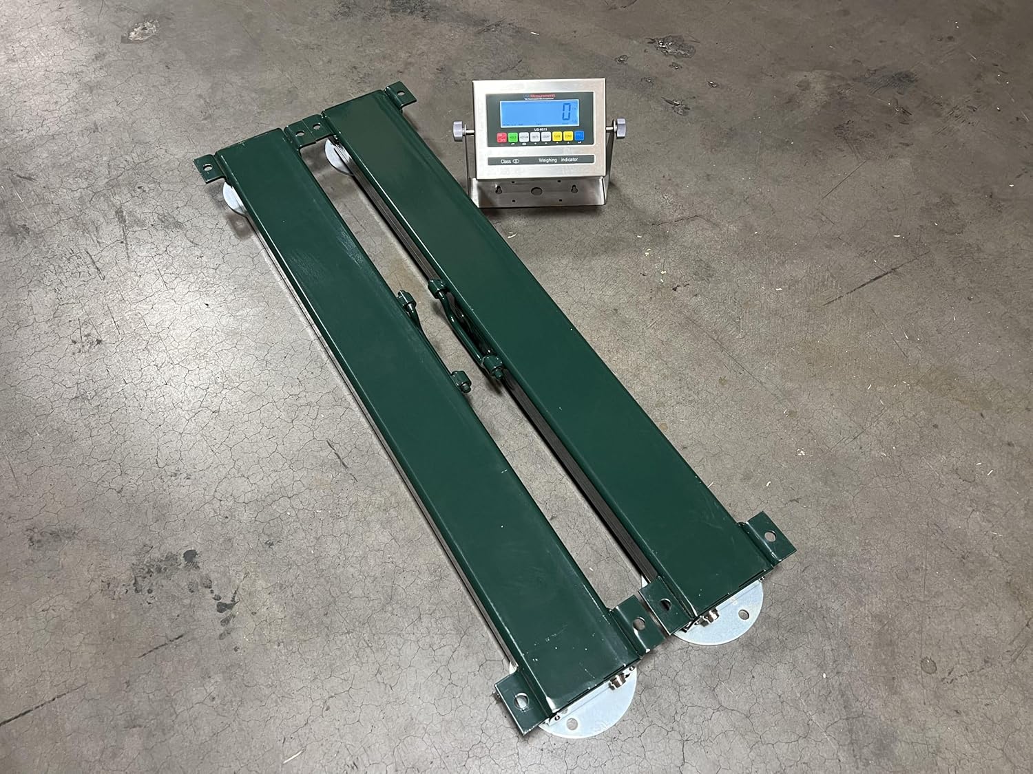 US-ESB24HD “Heavy Duty Easy Squeezy” Weigh Bar Scale 24"x4" 10,000 lb with Stainless Steel Indicator and Rechargeable Battery