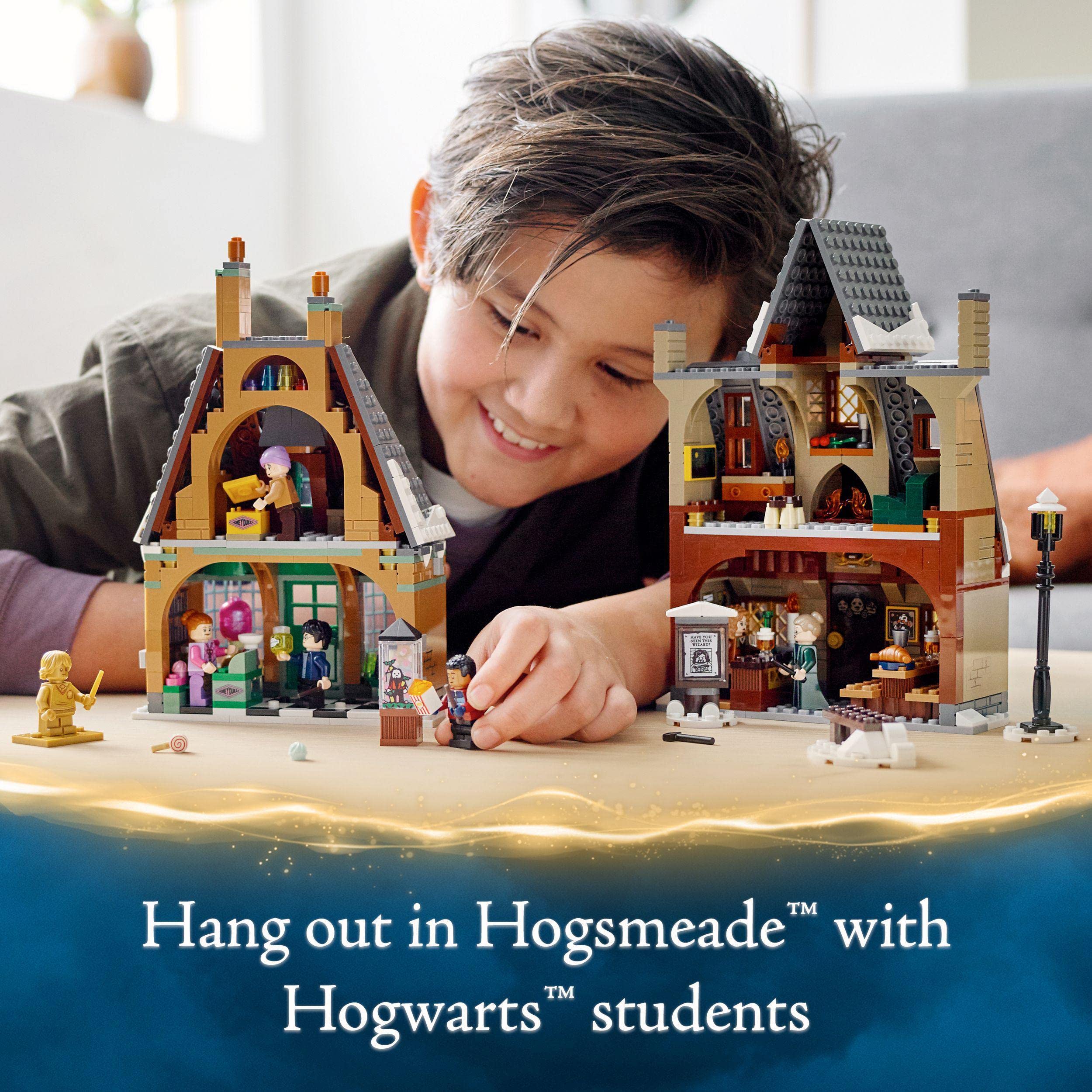置物 beautiful countryside LEGO Harry Potter Hogsmeade Village Visit 76388 : Amazon.co.uk