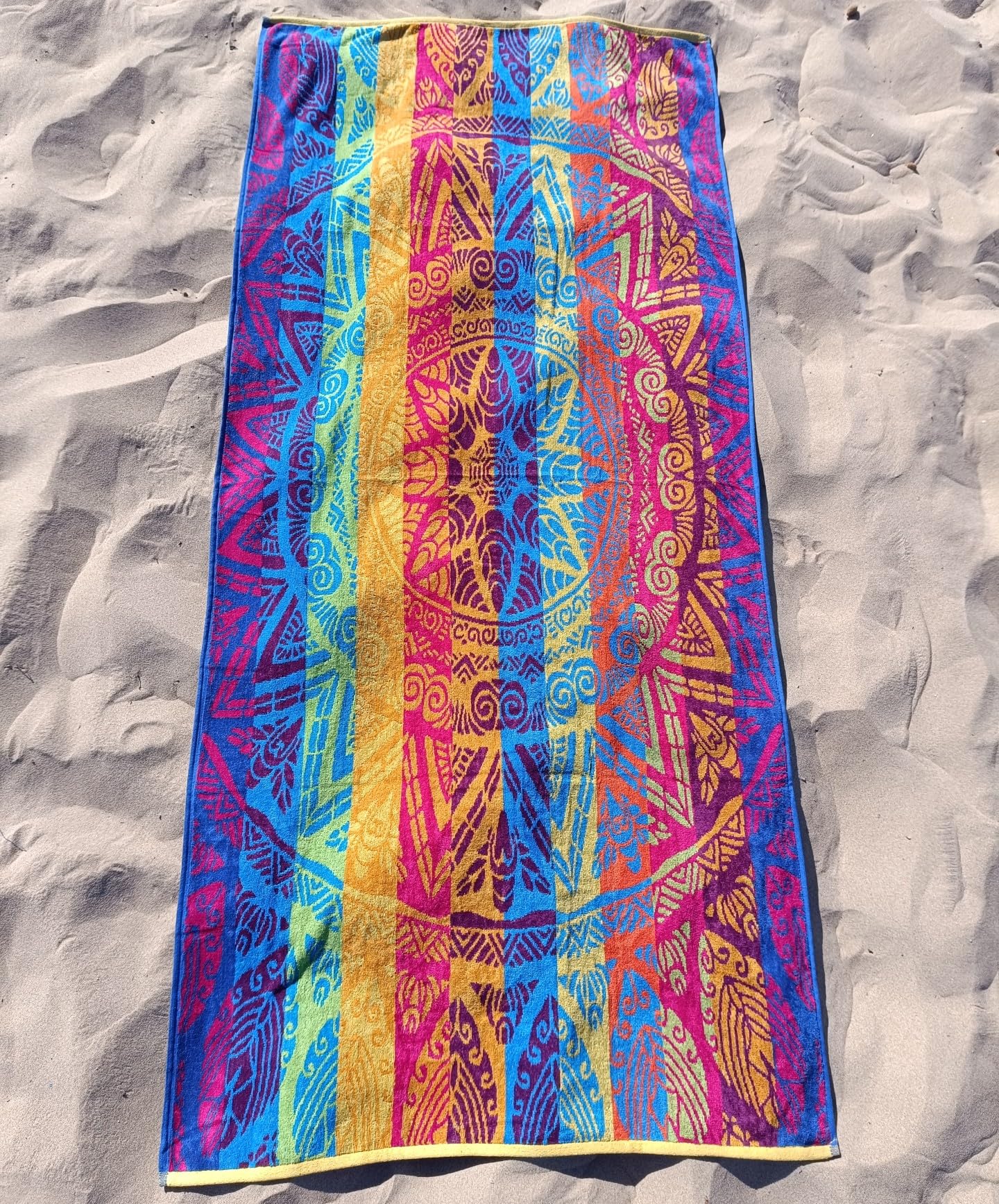 DHESTIA HOME - Toalla de Playa Grande Terciopelo 100% Algodón de 90x190 cm Mandala Valdodara - Color ÚNICO, Talla 90x190 cm