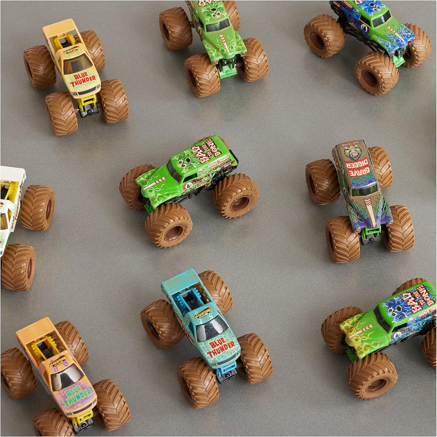 Monster Jam, Mystery Mudders, Official Die-Cast Monster Truck, Wash to Reveal, 1:64 Scale (Styles Will Vary)