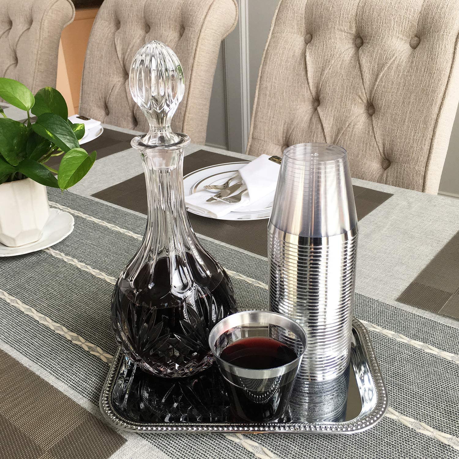 LATERN 60 Pezzi Bicchieri di Plastica Bordati in Argento, 270ml Bicchieri di Plastica Tazze per Bevande Riutilizzabili Bicchieri da Vino per Feste per Champagne Birra Cocktail Martini (8,9 x 7,1cm)