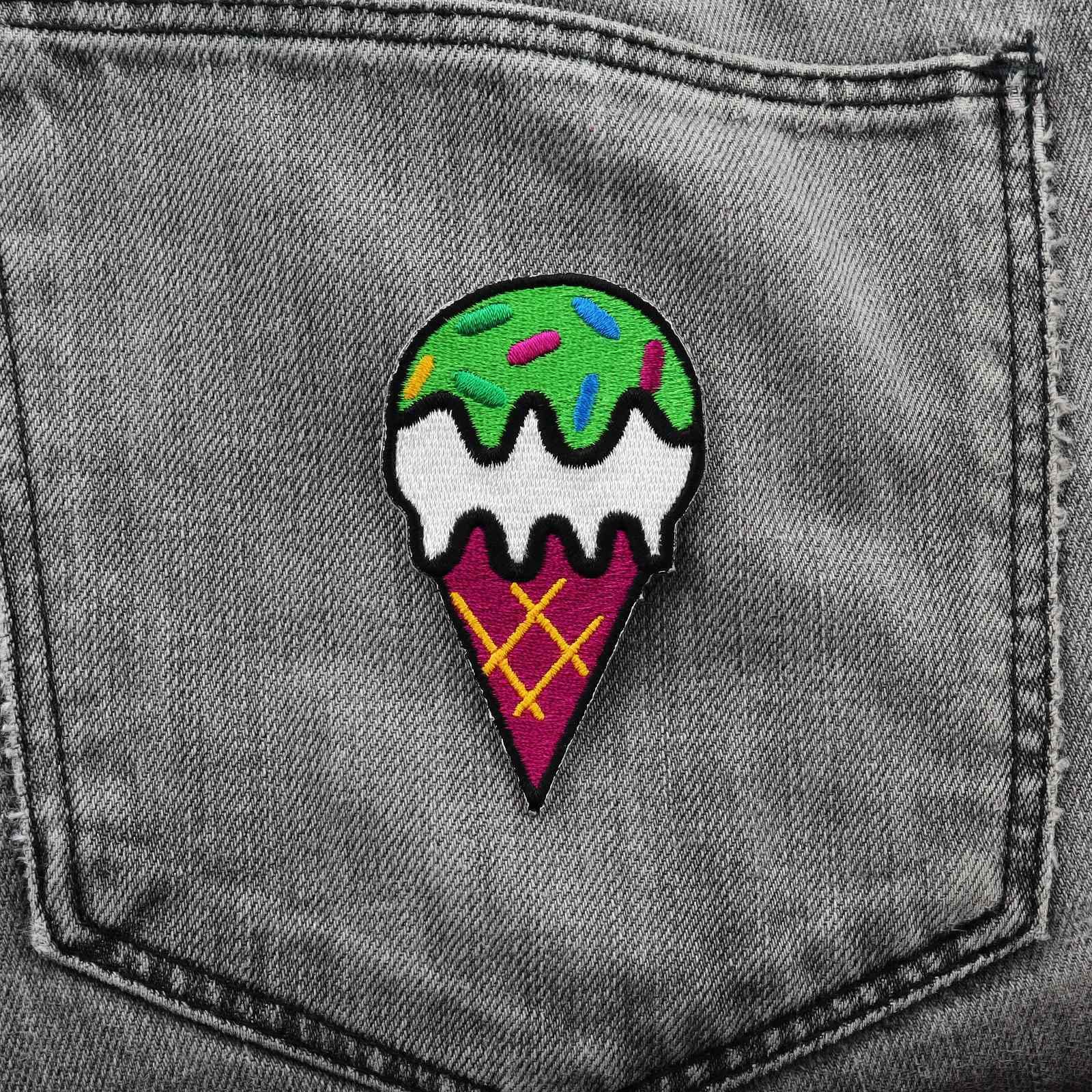 Freak Scene Aufnäher „Eis“ In Pink – Stylischer Patch Zum Aufbügeln Oder Aufnähen Für Kleidung & Accessoires
