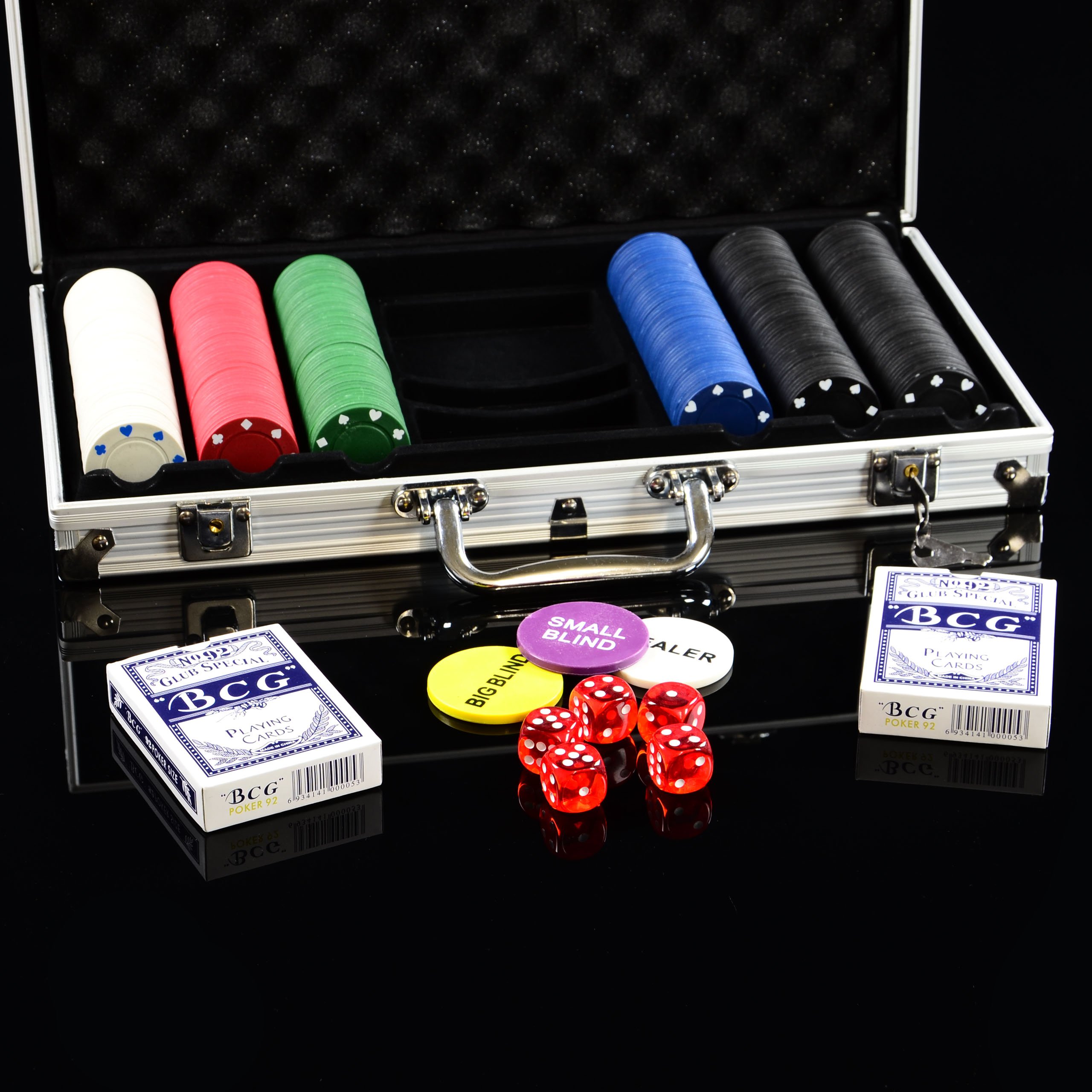 Nexos Trading Pokerkoffer Poker-Set mit 300 Poker-Chips im Alu Koffer mit 2 Schlüssel Silber inkl. 2 Kartendecks 1 Dealer Button 5 Würfel