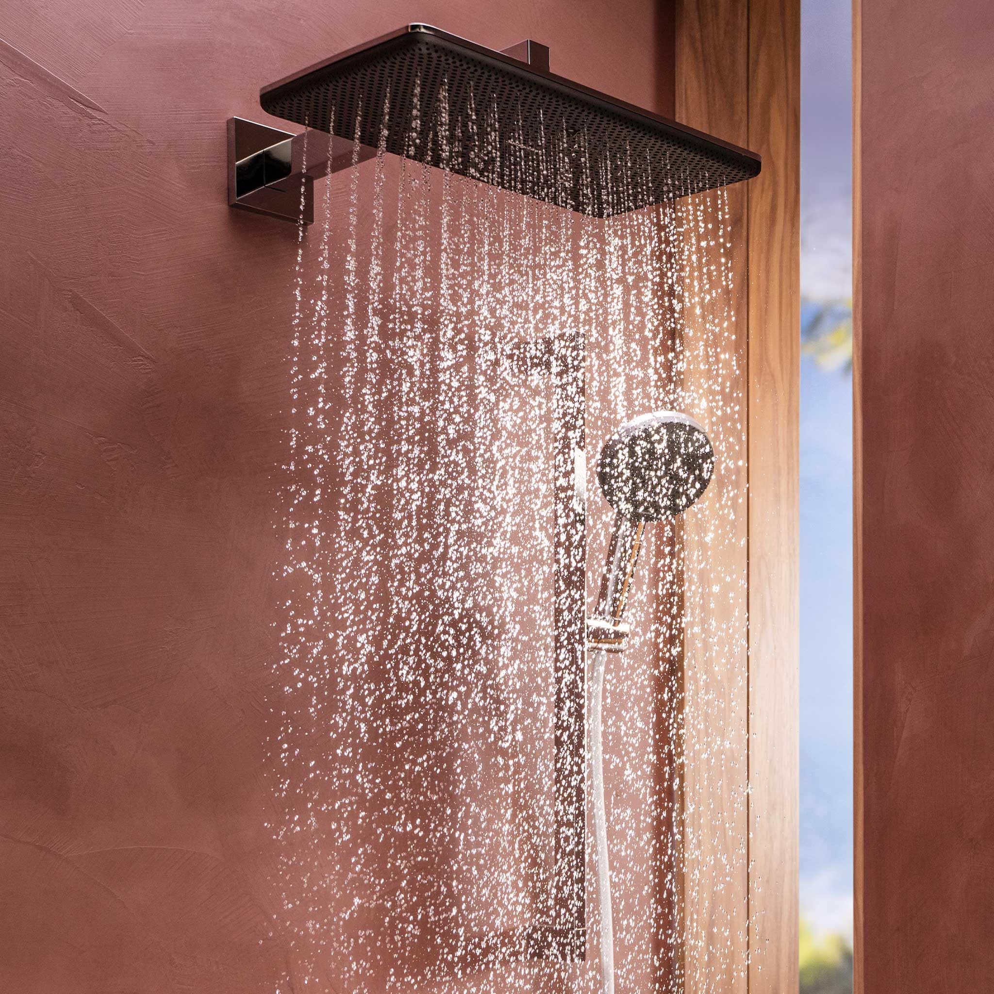 hansgrohe Raindance Alive Q - rociador de ducha con brazo de ducha, ducha fija (210 x 340 mm), cabezal de ducha lluvia con 2 tipos de chorro incl. PowderRain para conexión pared, cromo, 24550000