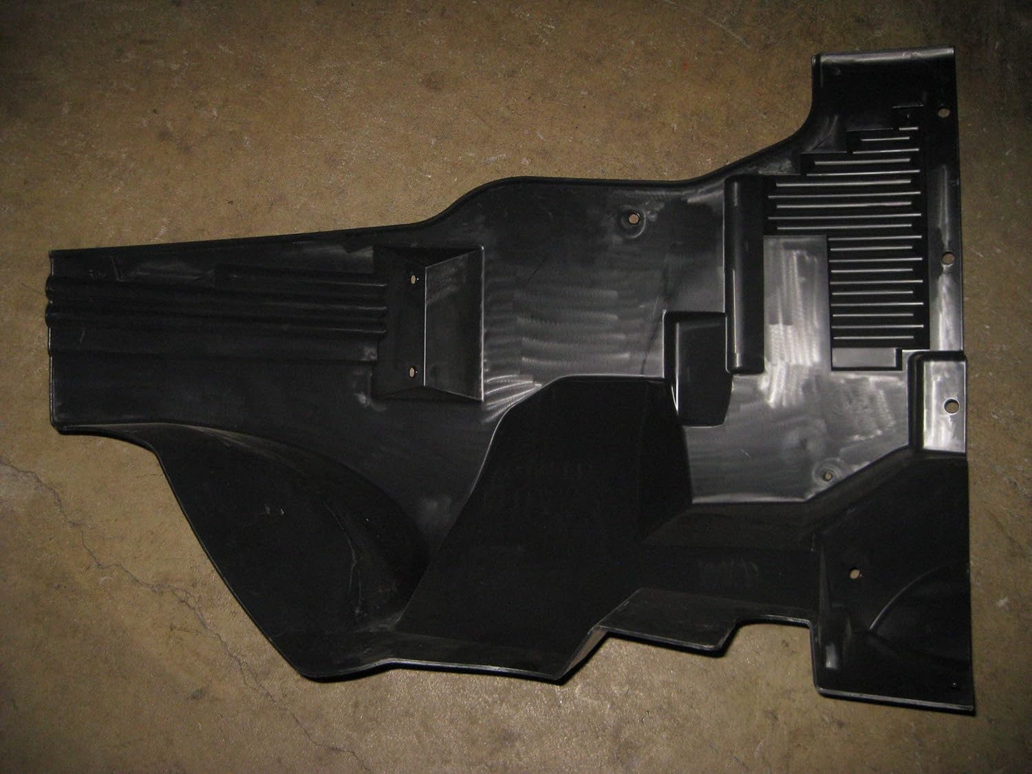 82130733 Splash Shield