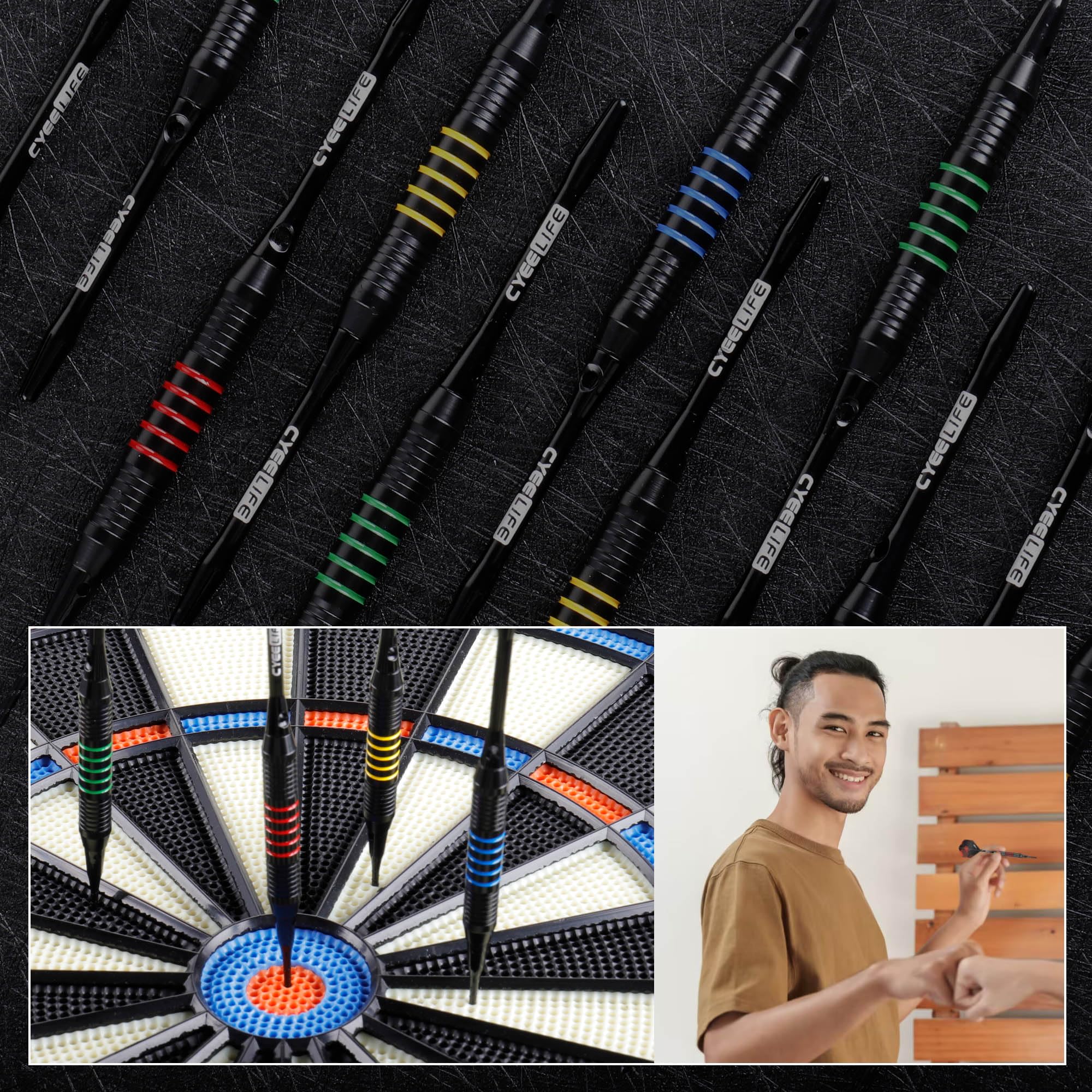 CyeeLife Set di Freccette con Punta Morbida - Confezione da 12 Freccette Professionali con 4 Fusti Colorati, 24 Alette per Freccette, 50 Punte Extra 2BA per Bersaglio Elettronico - Perfetto per Casa