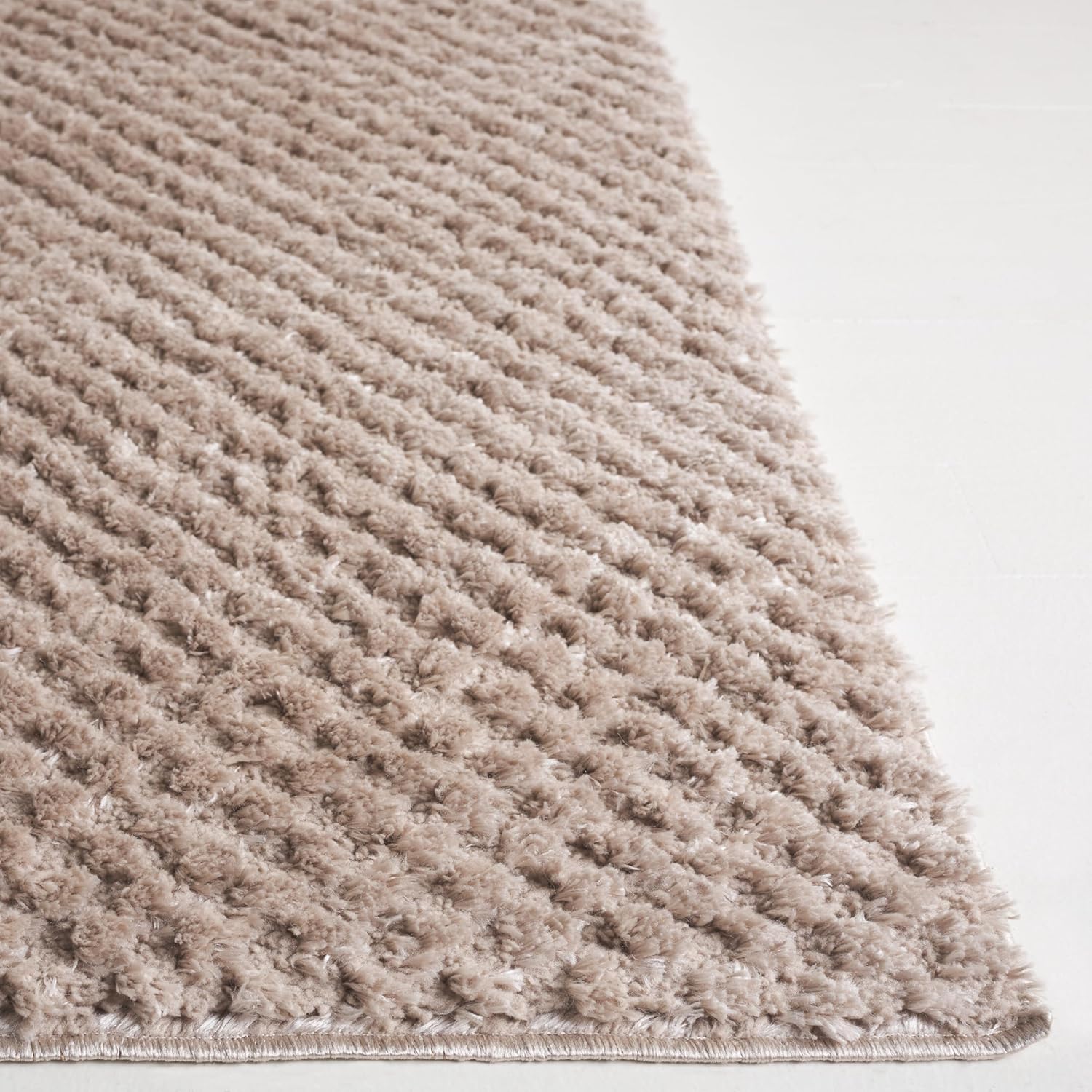 Safavieh Penelope Shag Collection Area Rug - 5'3" x 7'6", Taupe, Geometric Design, Ideal for High Traffic Areas in Living Room, Bedroom, Dining (PNL500E)